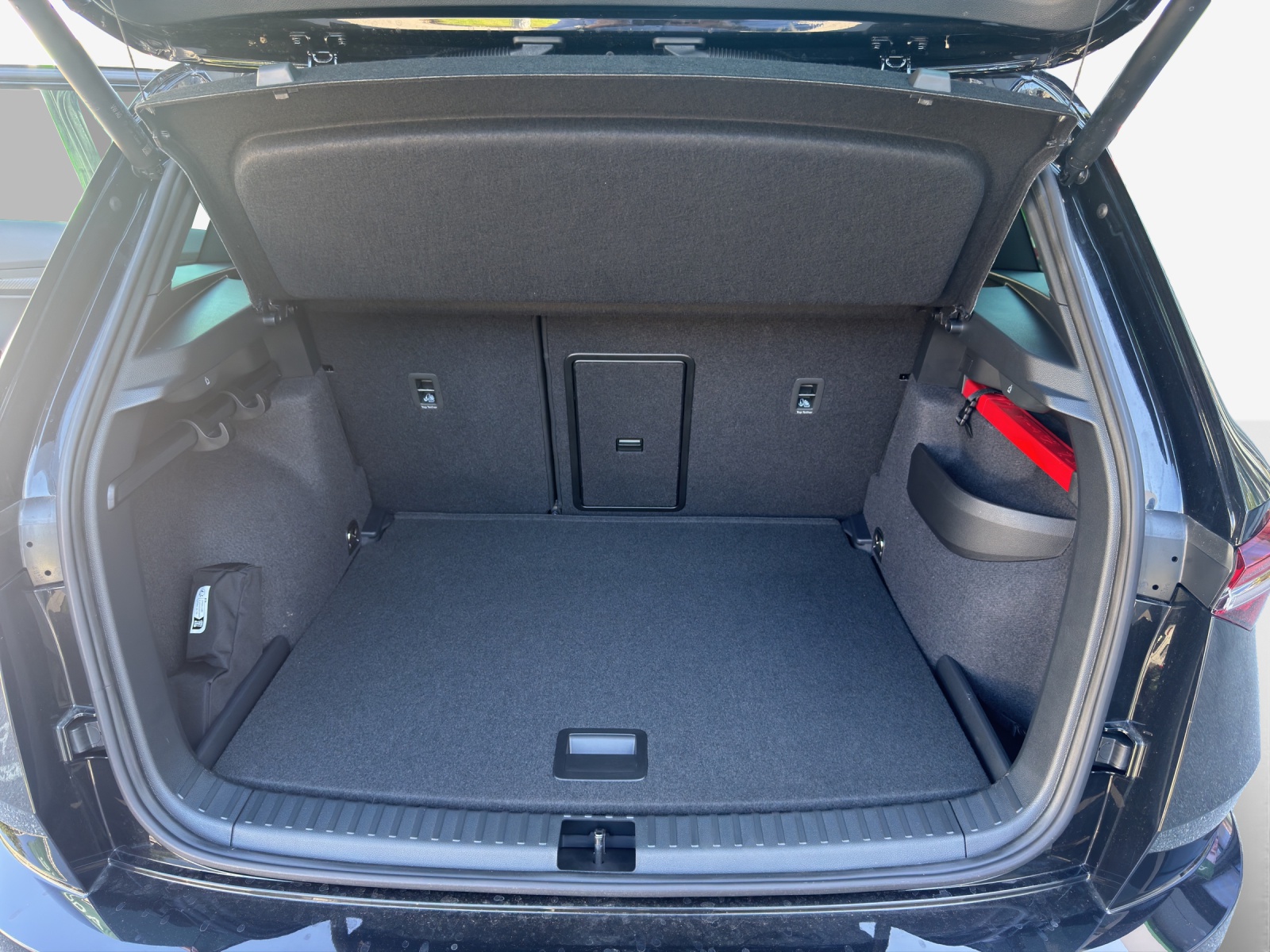 SKODA Karoq 2.0 TSI Dynamic Limited Edition 4x4 DSG-image-12