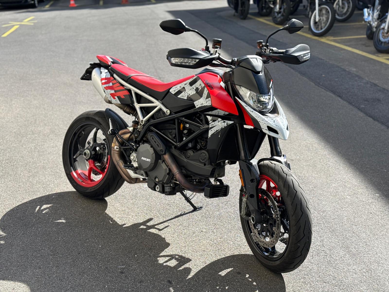 DUCATI Hypermotard 950 RVE-showroom-element-1