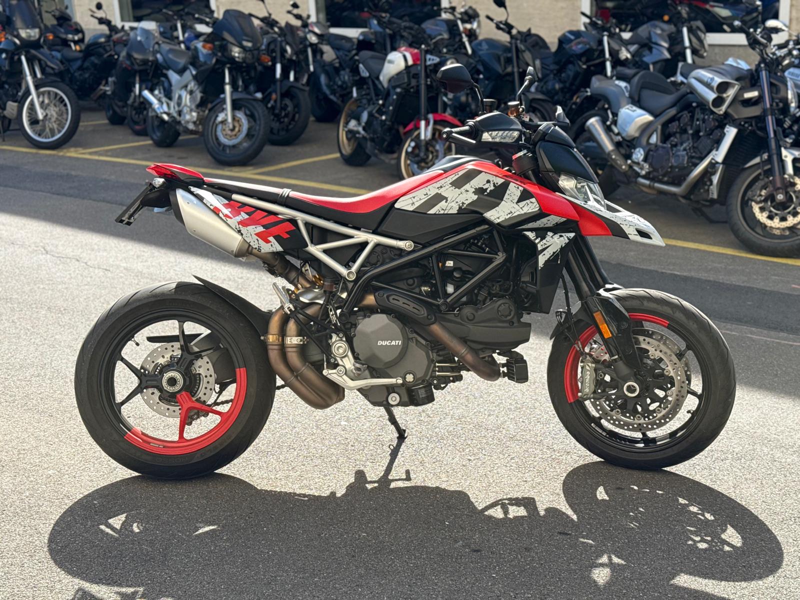 DUCATI Hypermotard 950 RVE-showroom-element-3