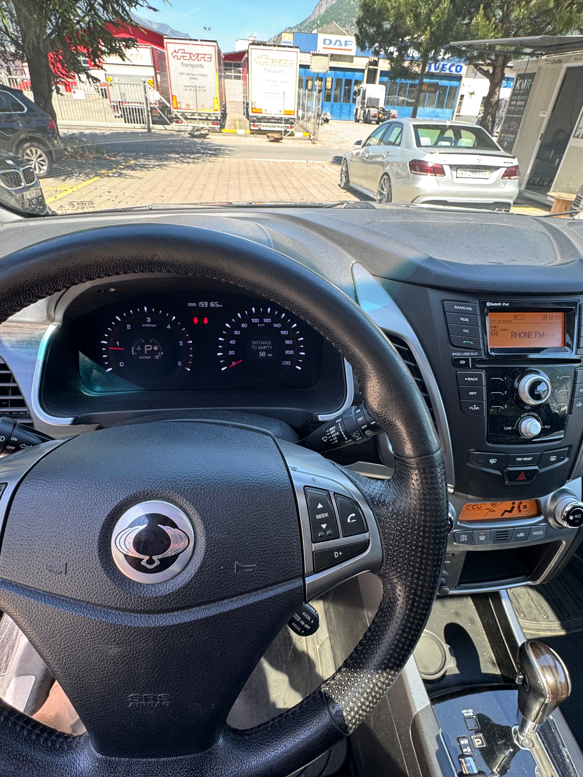KGM-SsangYong Korando 2.0 e-XDI Quartz 4WD Automatic-image-6