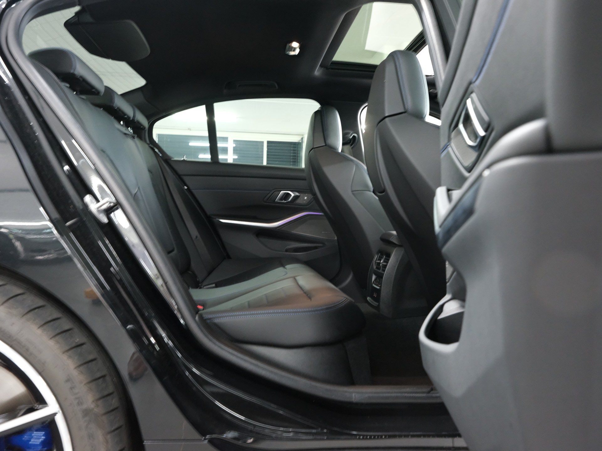 BMW M340d xDrive 48V Steptronic M Sport Pro *Schiebedach* *Widescreen* *Carbon Packet*-image-19