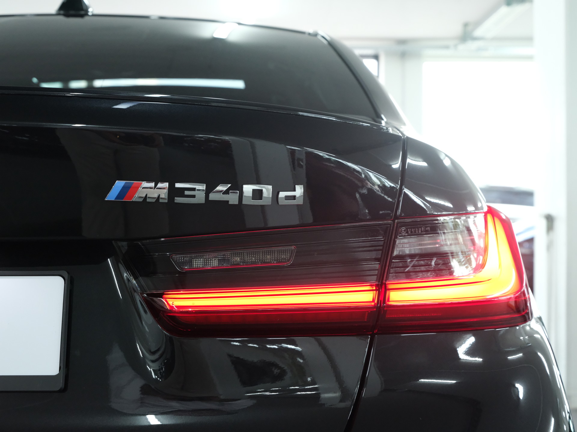 BMW M340d xDrive 48V Steptronic M Sport Pro *Schiebedach* *Widescreen* *Carbon Packet*-image-11