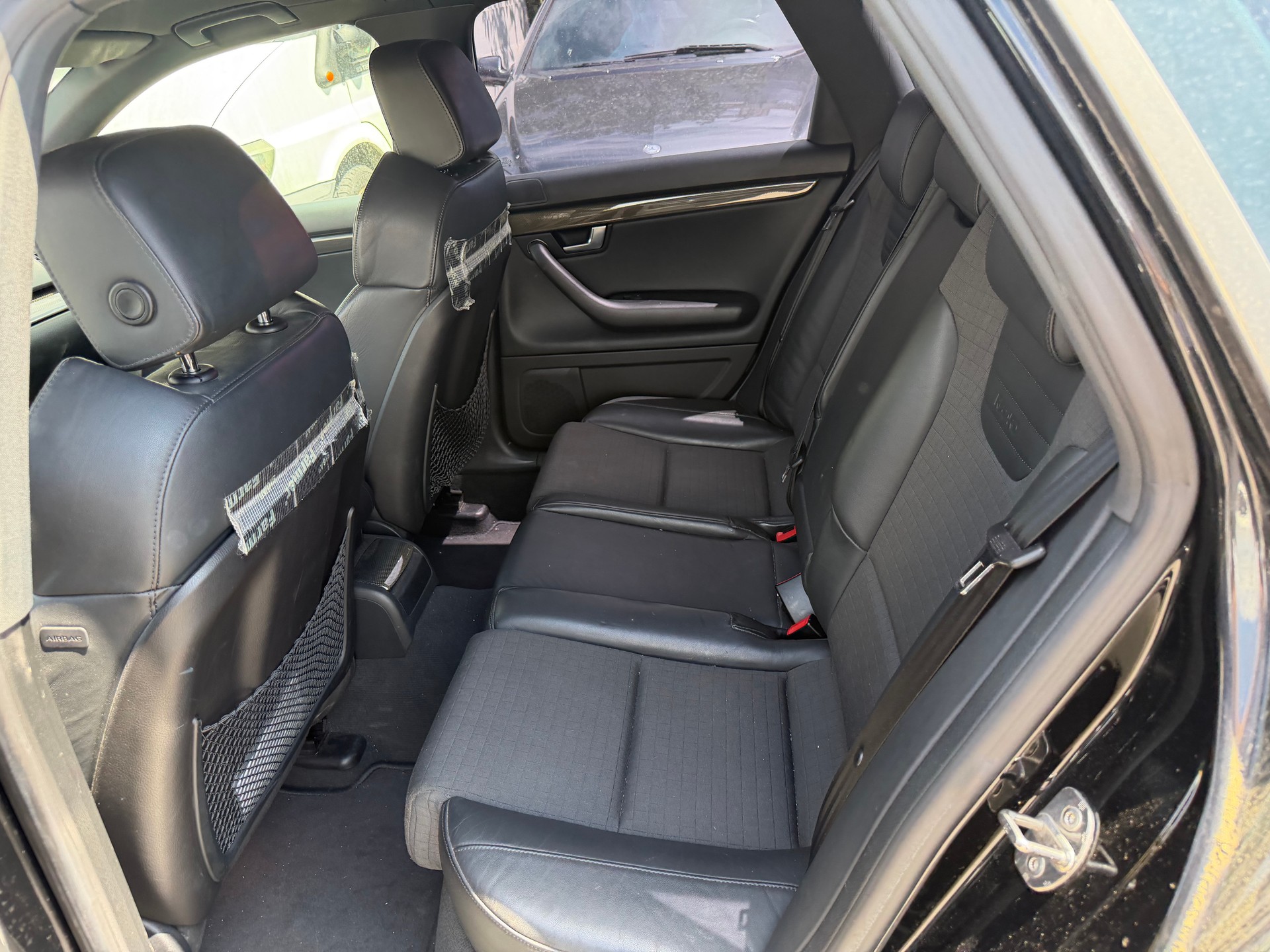 AUDI S4 Avant 4.2 V8 quattro-image-9