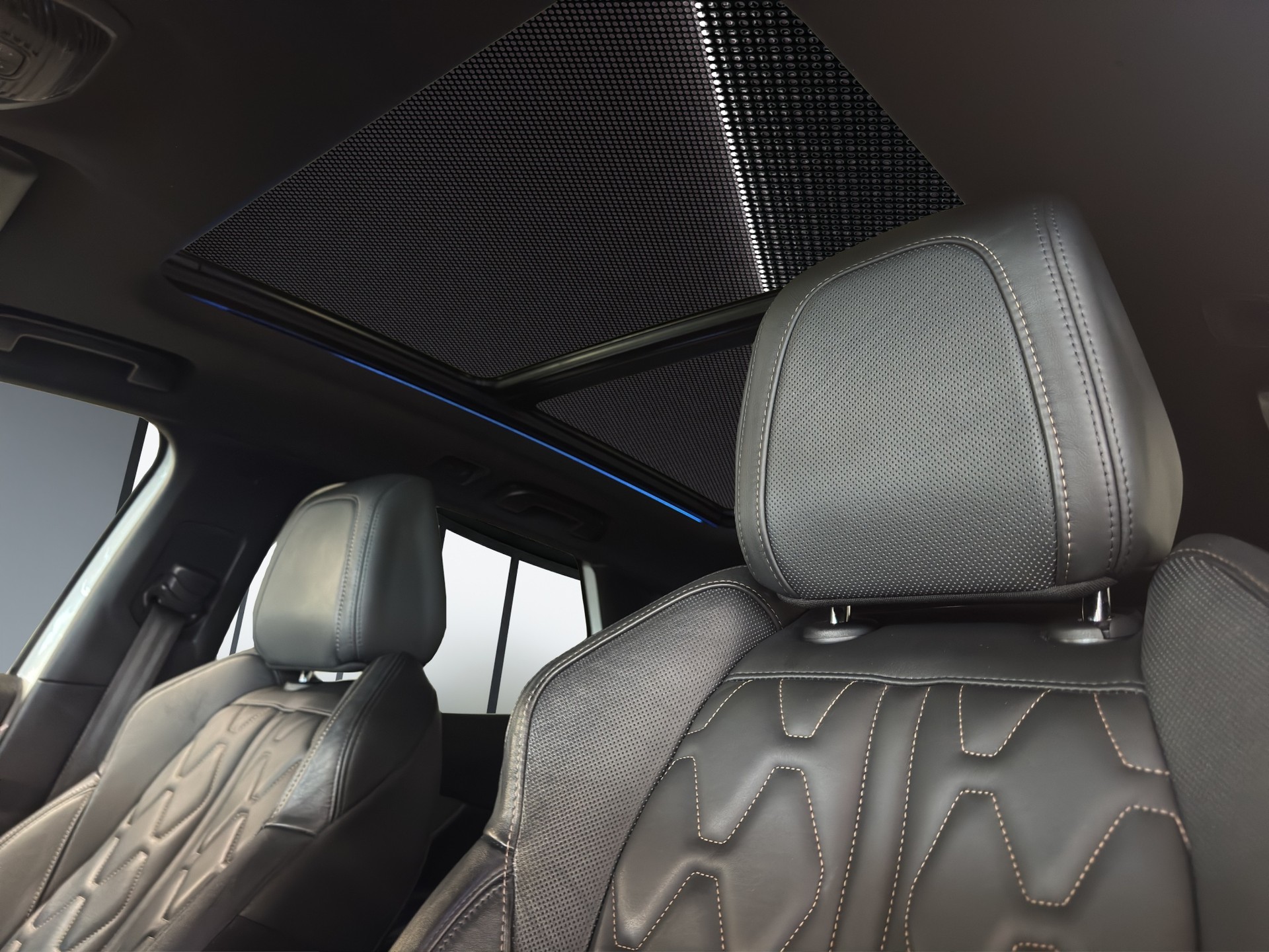 PEUGEOT 3008 1.5 BlueHDi GT Line EAT8 //Pack City 2/Pack Cuir/Toit panoramique ouvrant/-image-8