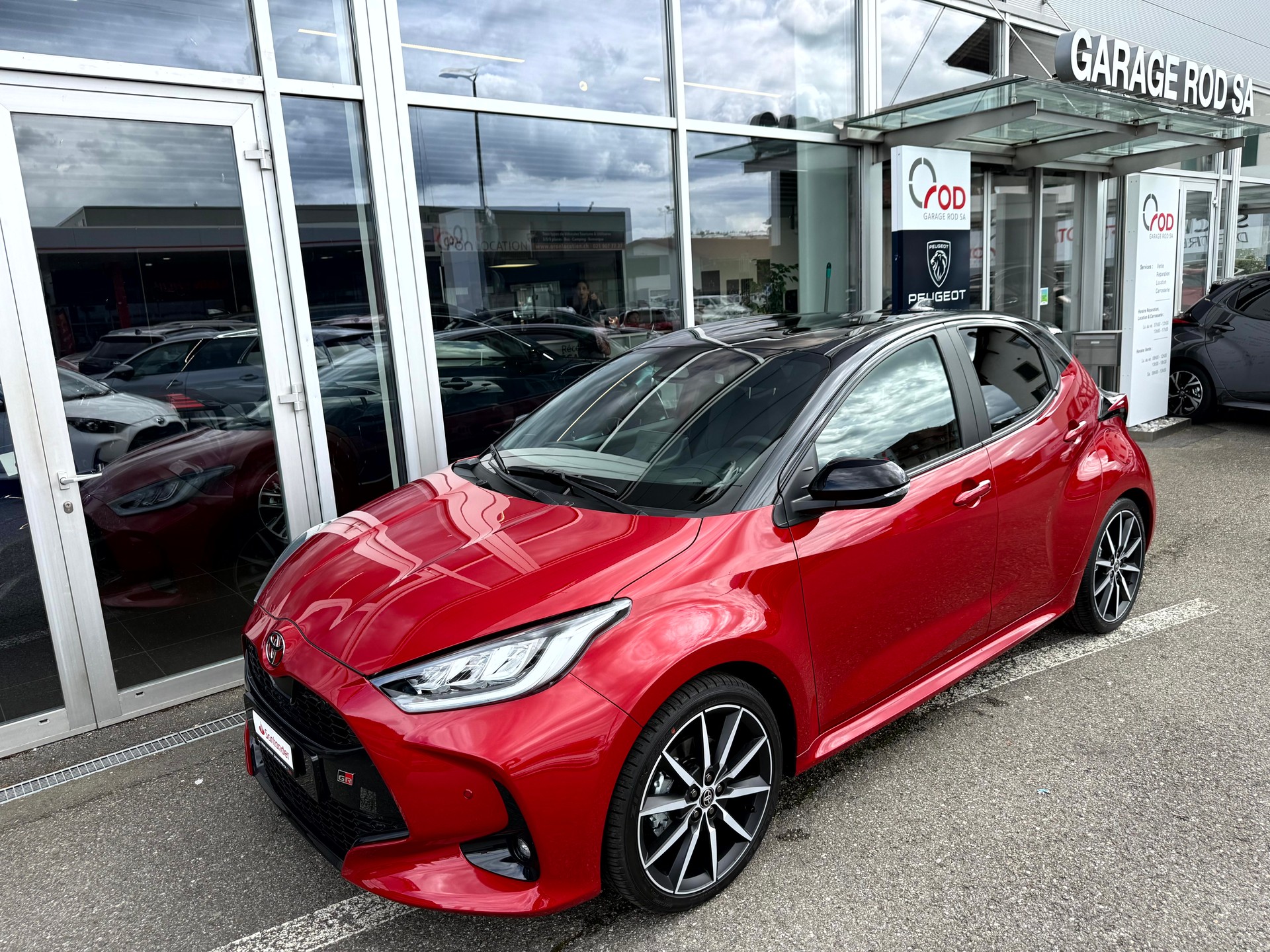 TOYOTA Yaris 1.5 GR Sport e-CVT-image-0