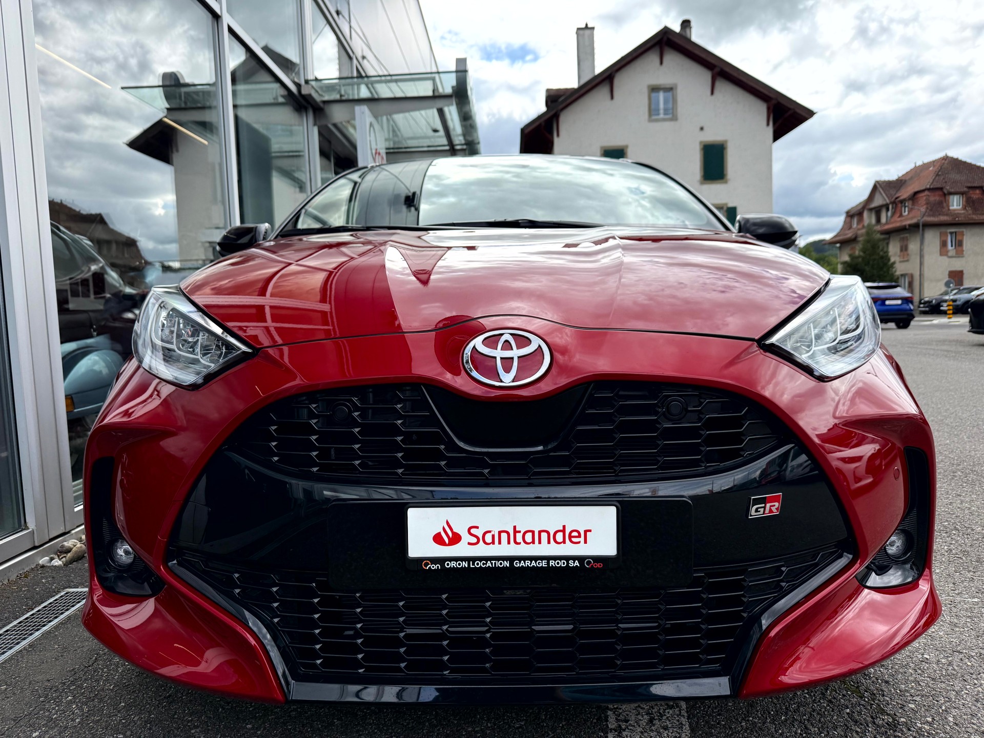 TOYOTA Yaris 1.5 GR Sport e-CVT-image-1
