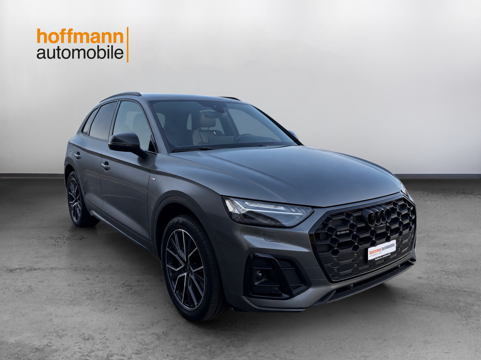 AUDI Q5 40 TDI Black Edition quattro S-tronic-image-2