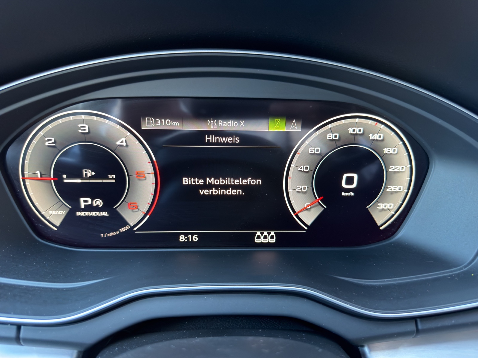 AUDI Q5 40 TDI Black Edition quattro S-tronic-image-7