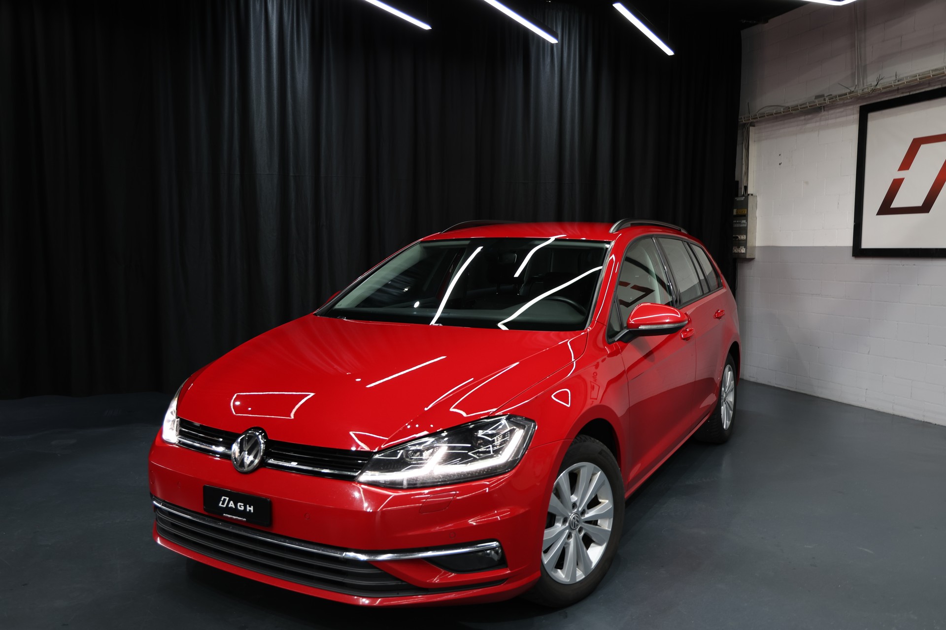VW Golf Variant 2.0 TDI Comfortline DSG LED-image-0