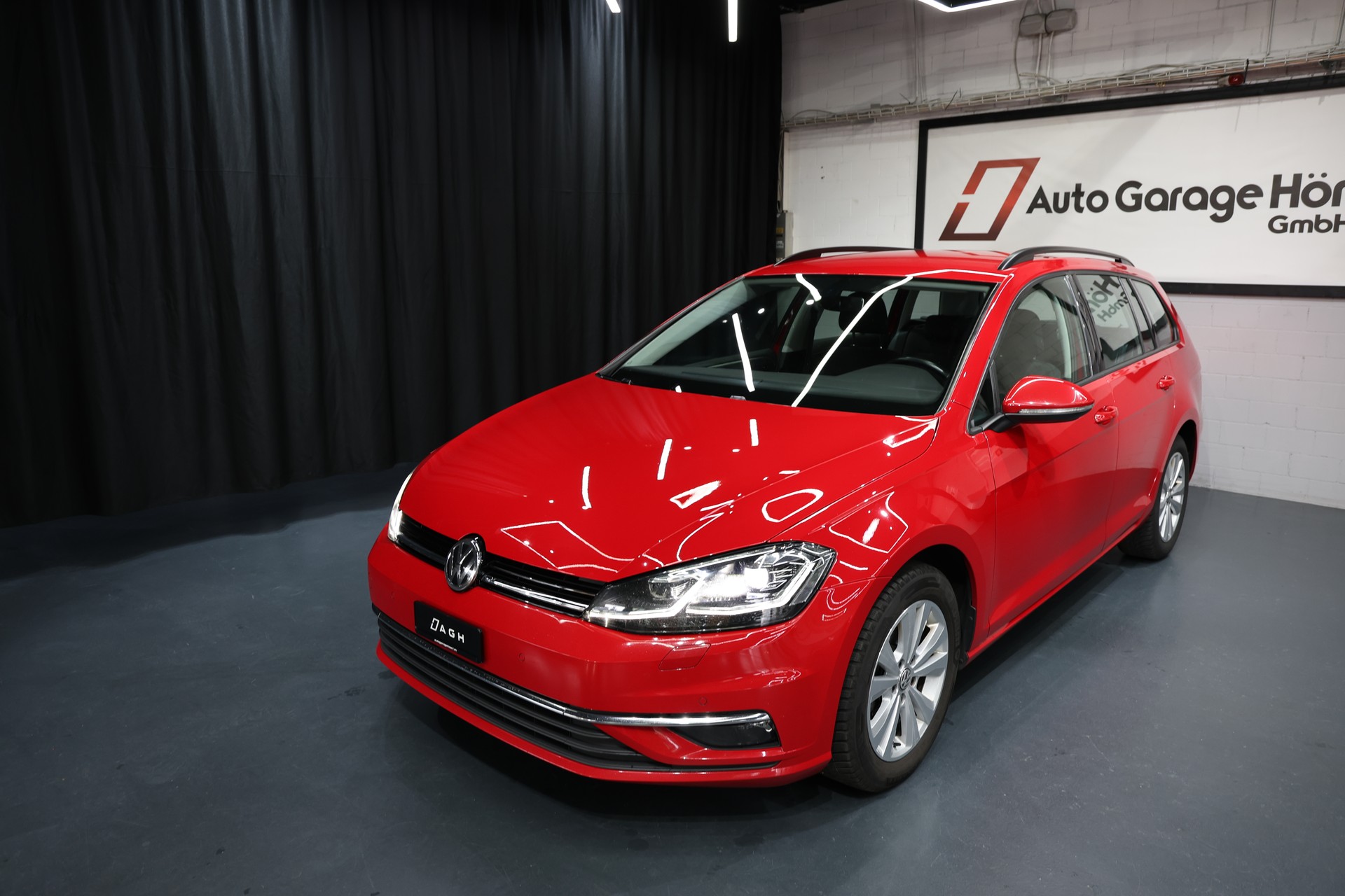 VW Golf Variant 2.0 TDI Comfortline DSG LED-image-1