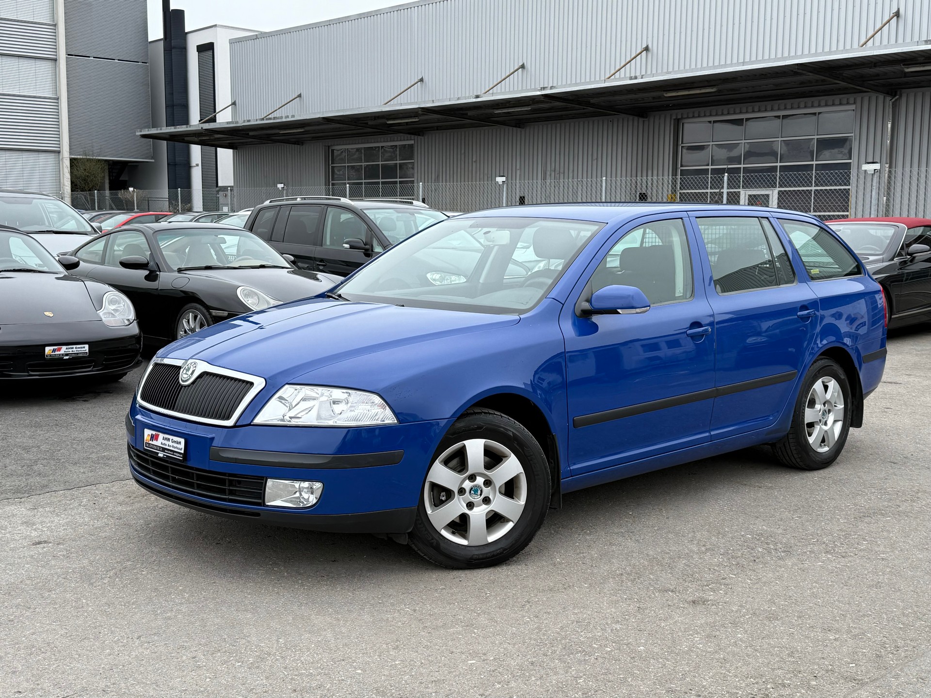 SKODA Octavia 1.6 Ambiente AUTOMAT / Frisch ab MFK / Zahnriemen ersetzt / Klimaanlage / 8-fach bereift-image-0