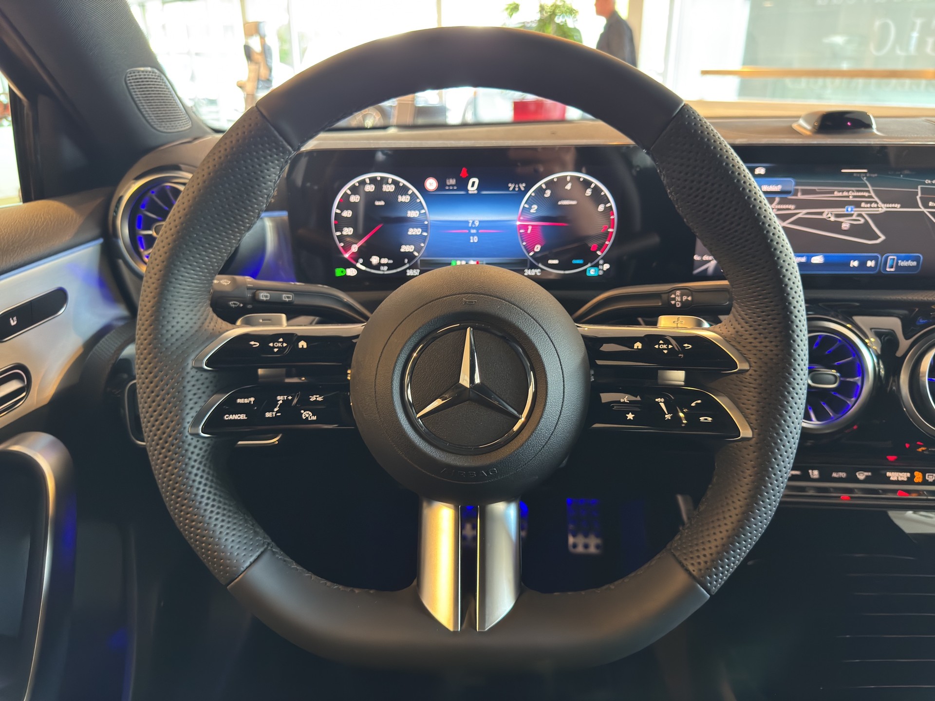 MERCEDES-BENZ A 250 4Matic 8G-DCT-image-12