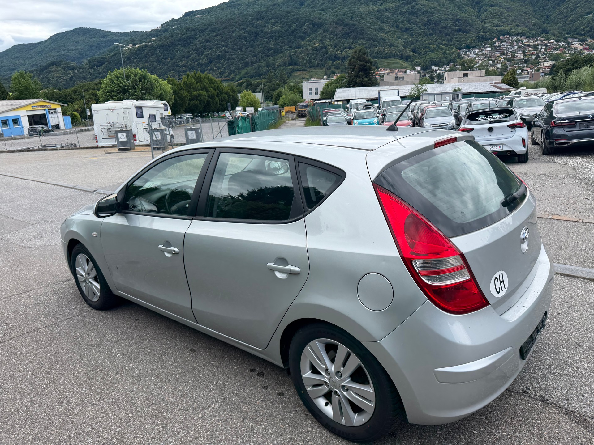 HYUNDAI i30 1.6 Swiss Plus Edition-image-5