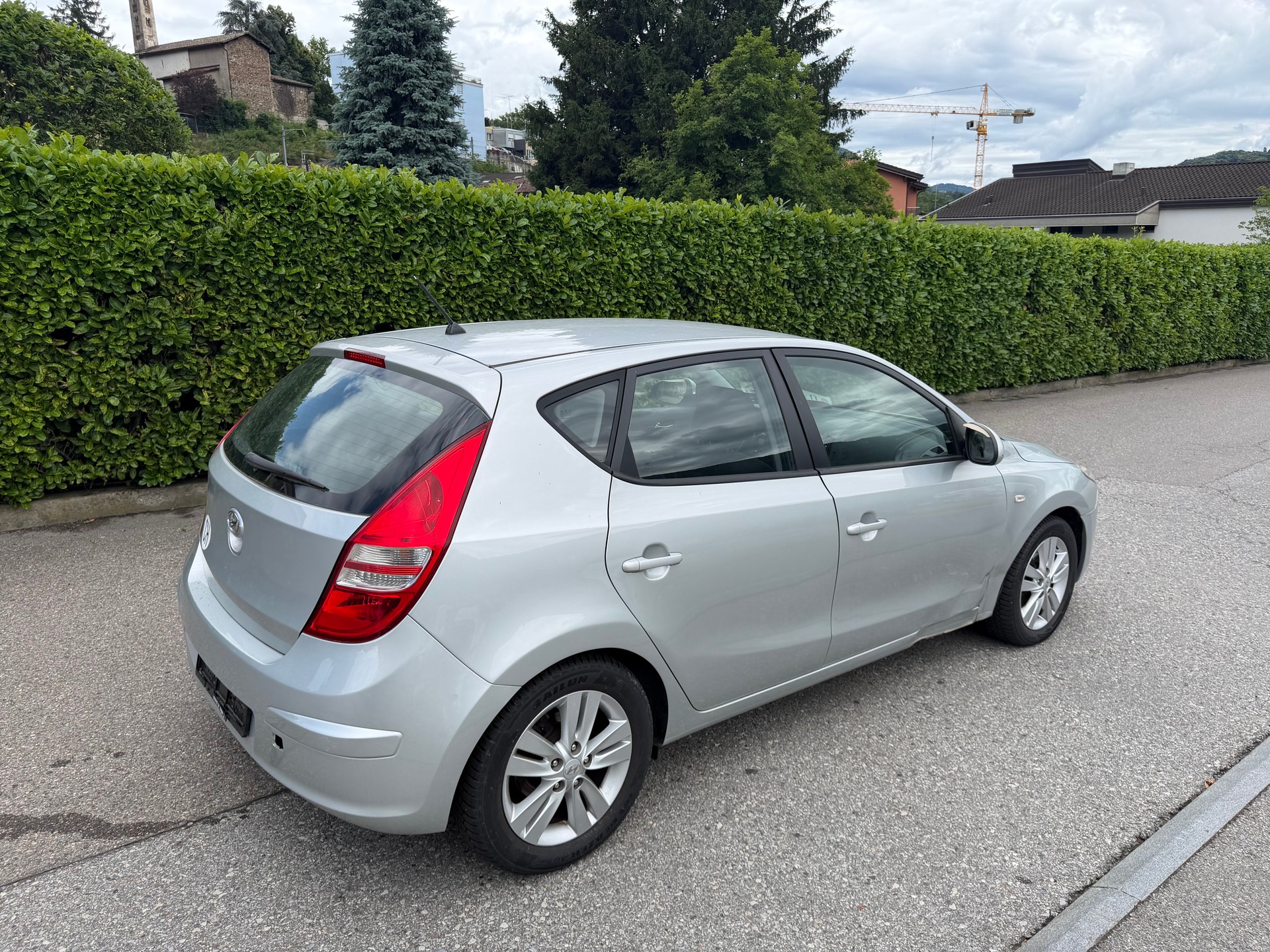 HYUNDAI i30 1.6 Swiss Plus Edition-image-3