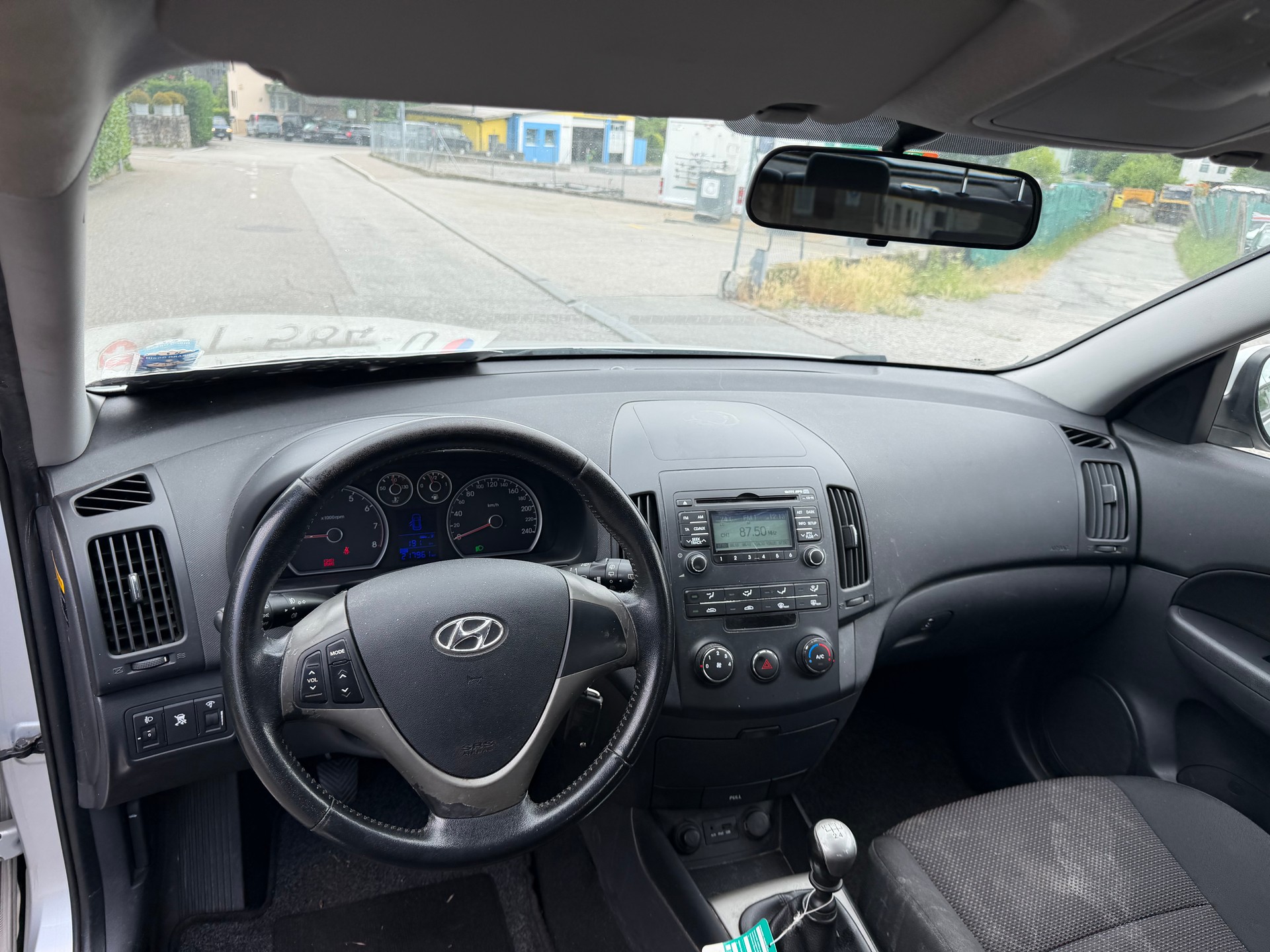 HYUNDAI i30 1.6 Swiss Plus Edition-image-9
