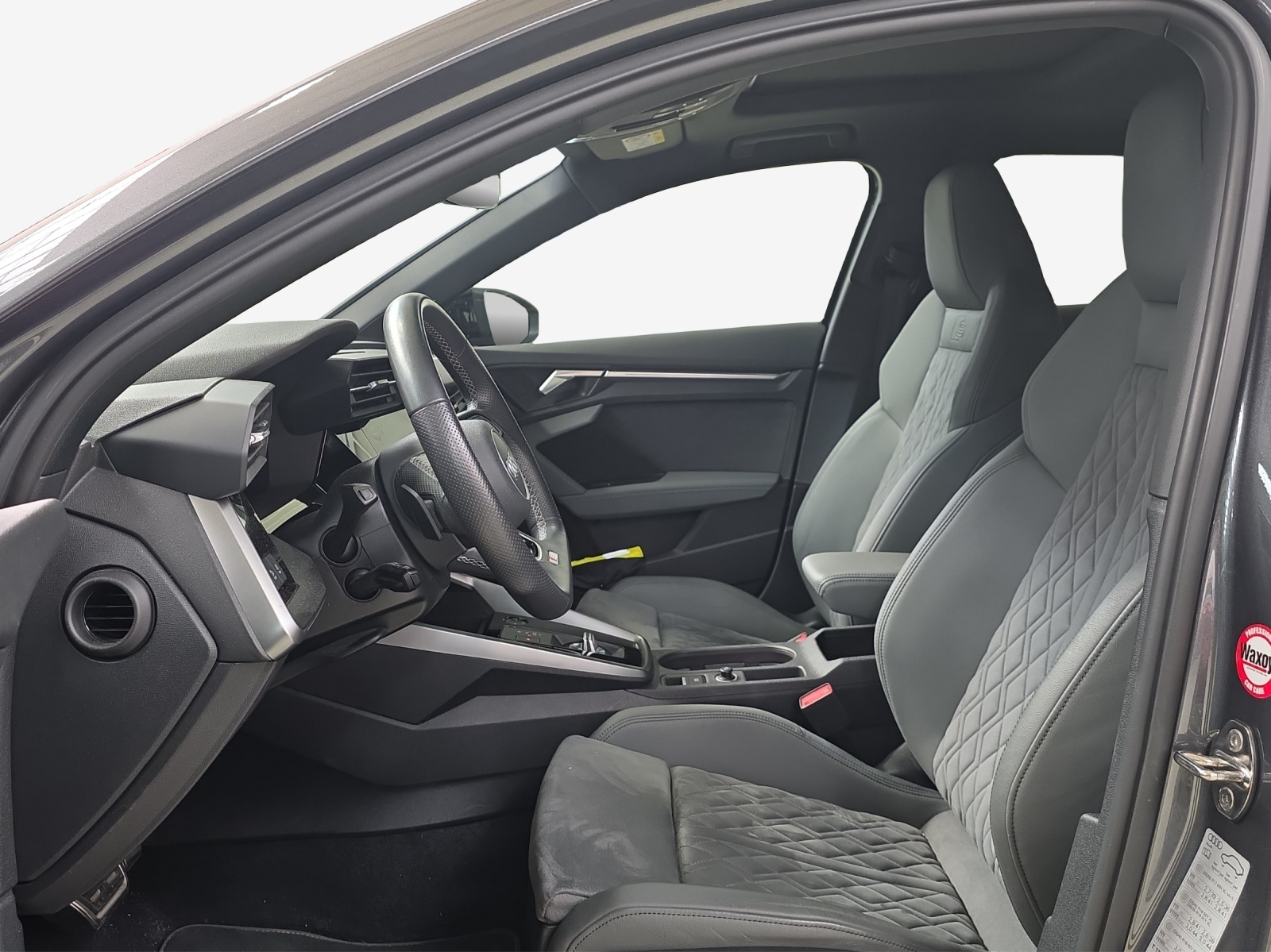 AUDI S3 Sportback 2.0 TFSI quattro S-tronic-image-7