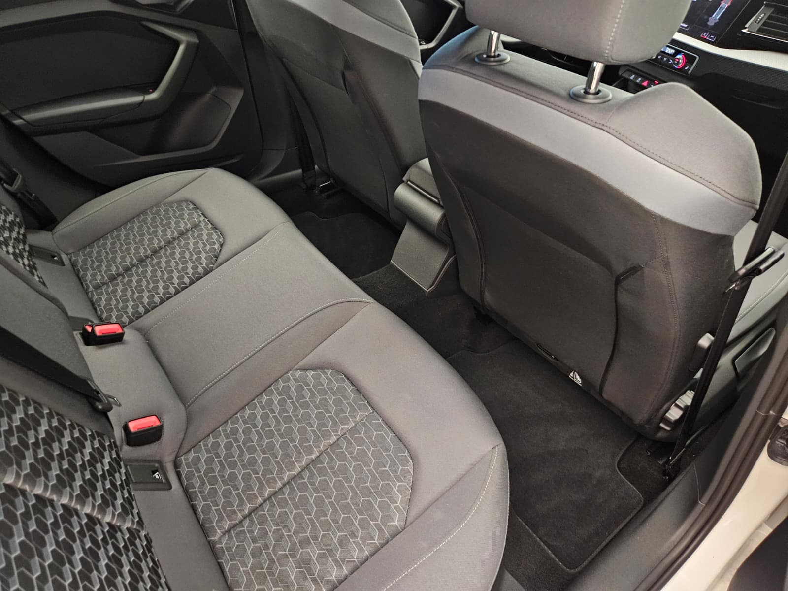 AUDI A1 Sportback 30 TFSI-image-13