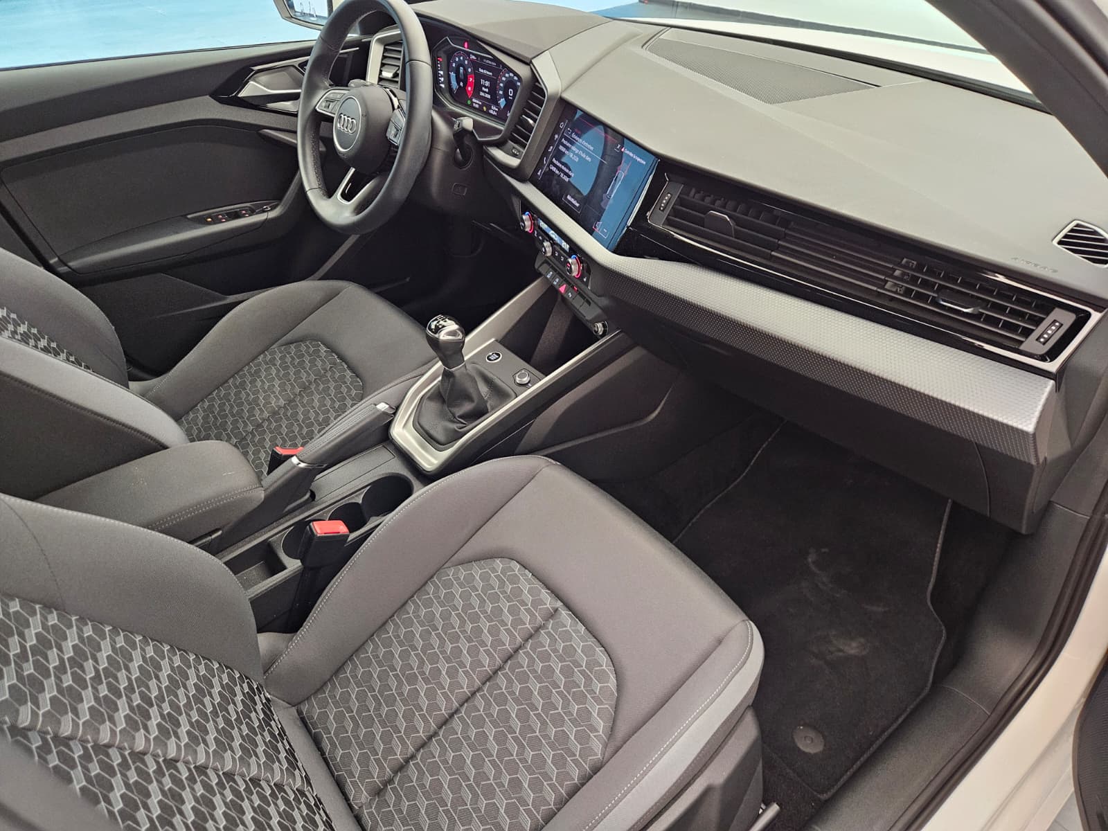 AUDI A1 Sportback 30 TFSI-image-11