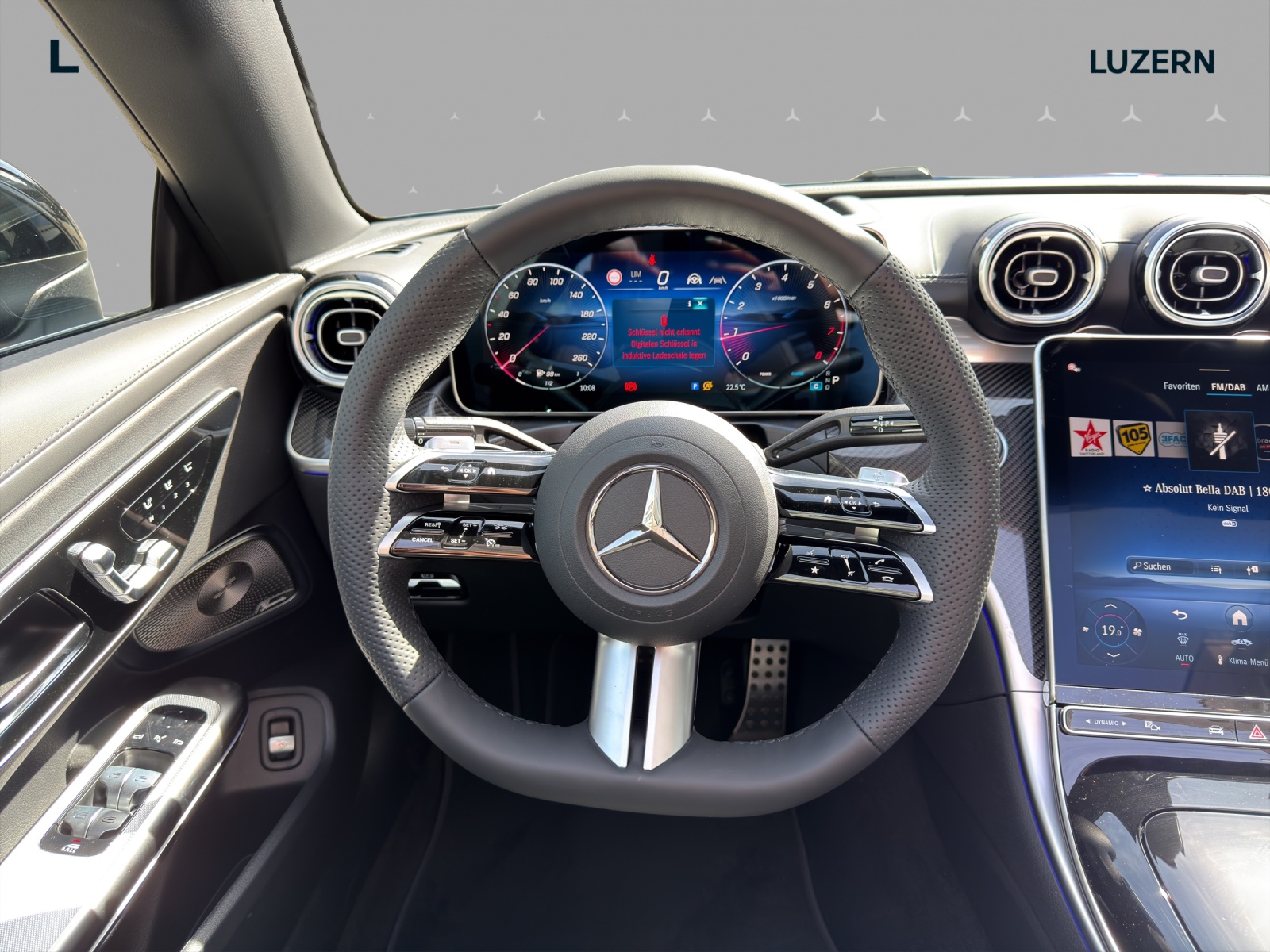 MERCEDES-BENZ CLE 300 Cabrio 4Matic 9G-Tronic-image-9