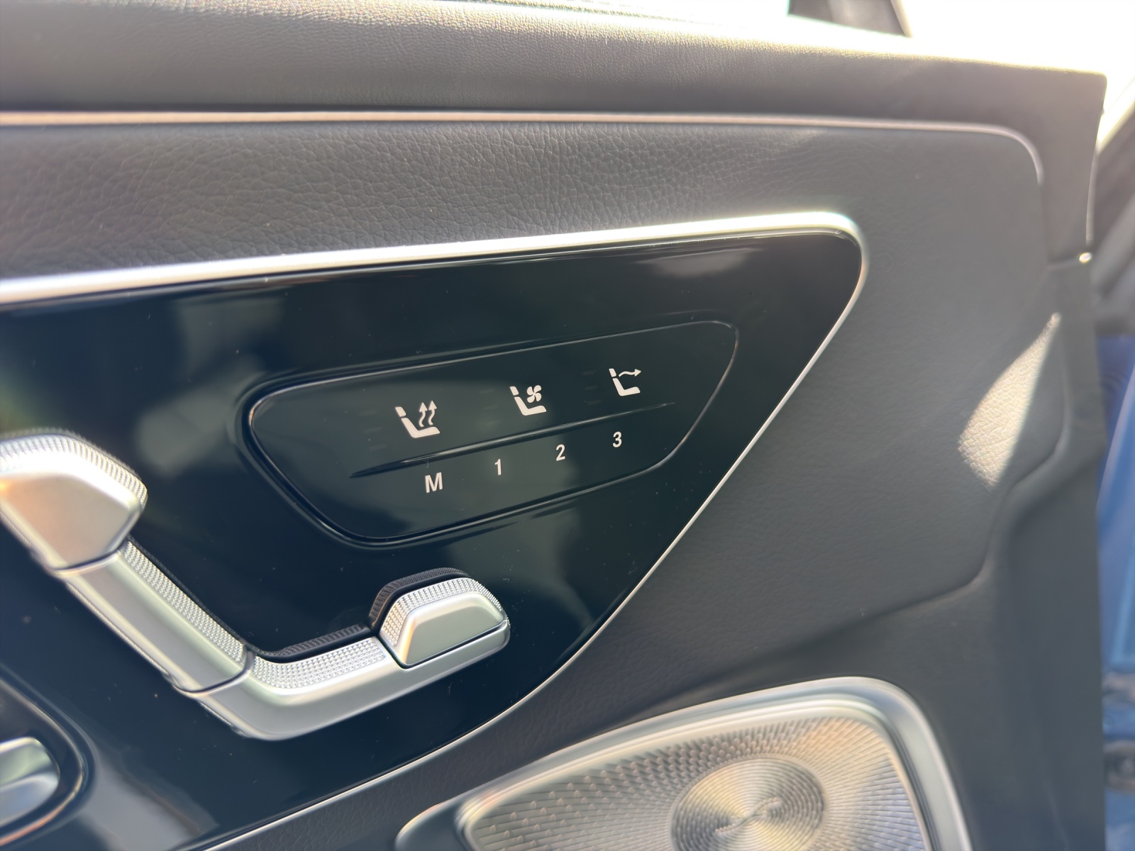 MERCEDES-BENZ CLE 300 Cabrio 4Matic 9G-Tronic-image-15