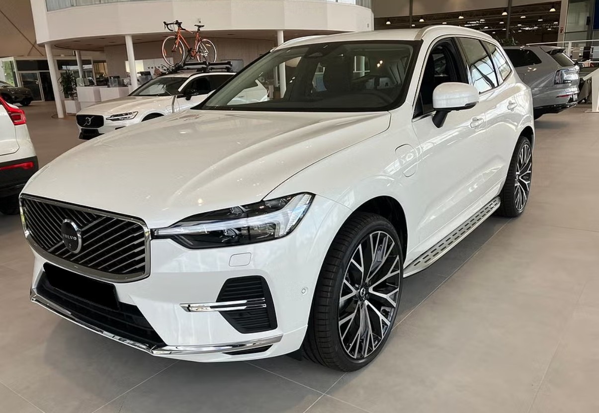 VOLVO XC60 T6 eAWD PluginHybrid Plus Bright Geartronic-image-1