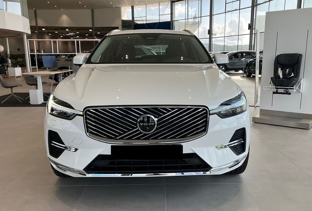 VOLVO XC60 T6 eAWD PluginHybrid Plus Bright Geartronic-image-0