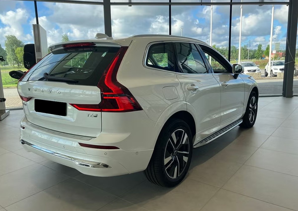 VOLVO XC60 T6 eAWD PluginHybrid Plus Bright Geartronic-image-4
