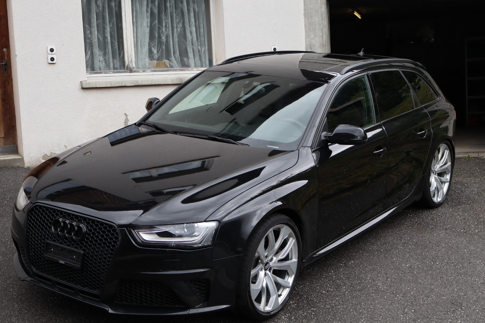AUDI 4.2 V8 FSI quattro S-Tronic — slika 1