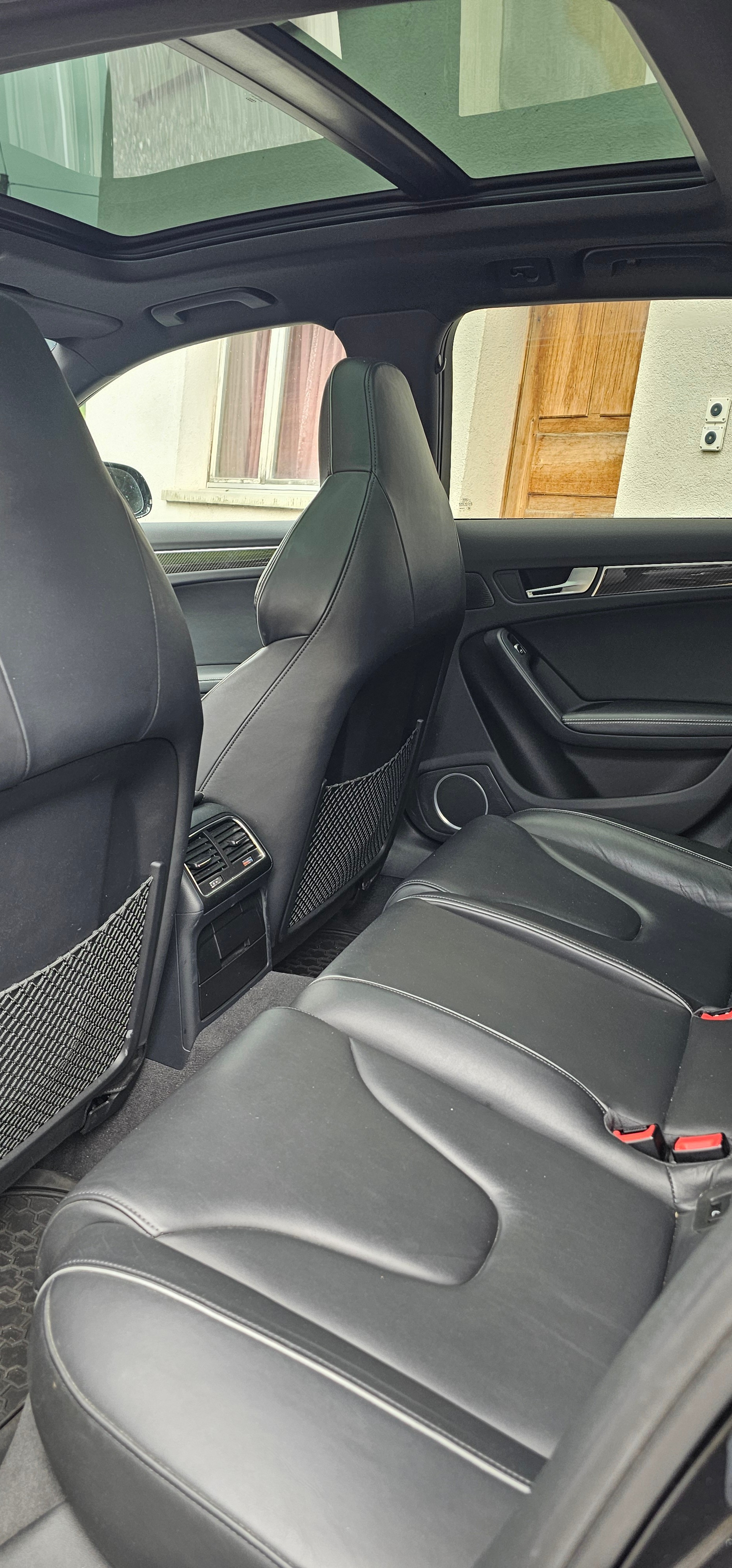 AUDI QUATTRO RS4 Avant 4.2 FSI-image-4