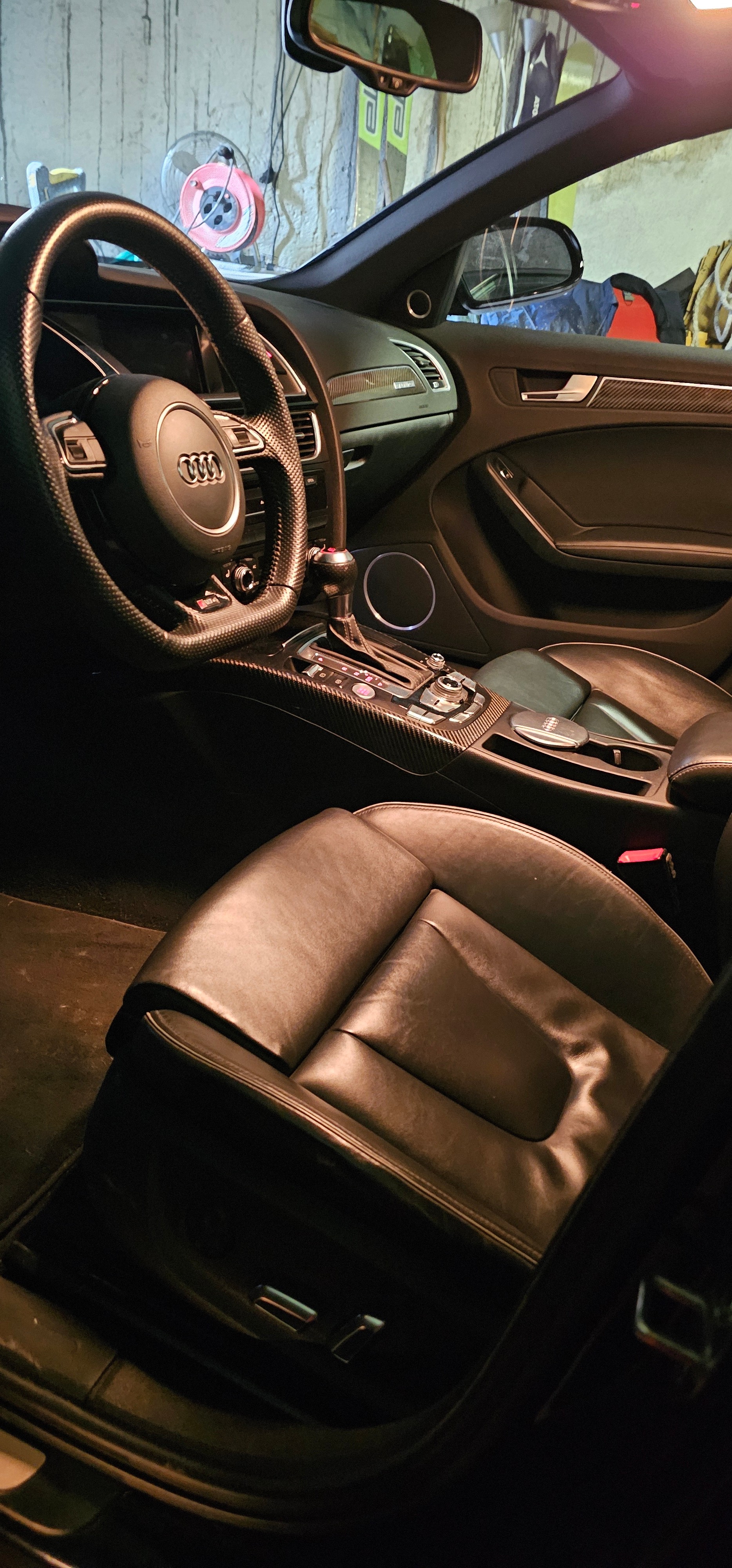 AUDI QUATTRO RS4 Avant 4.2 FSI-image-3
