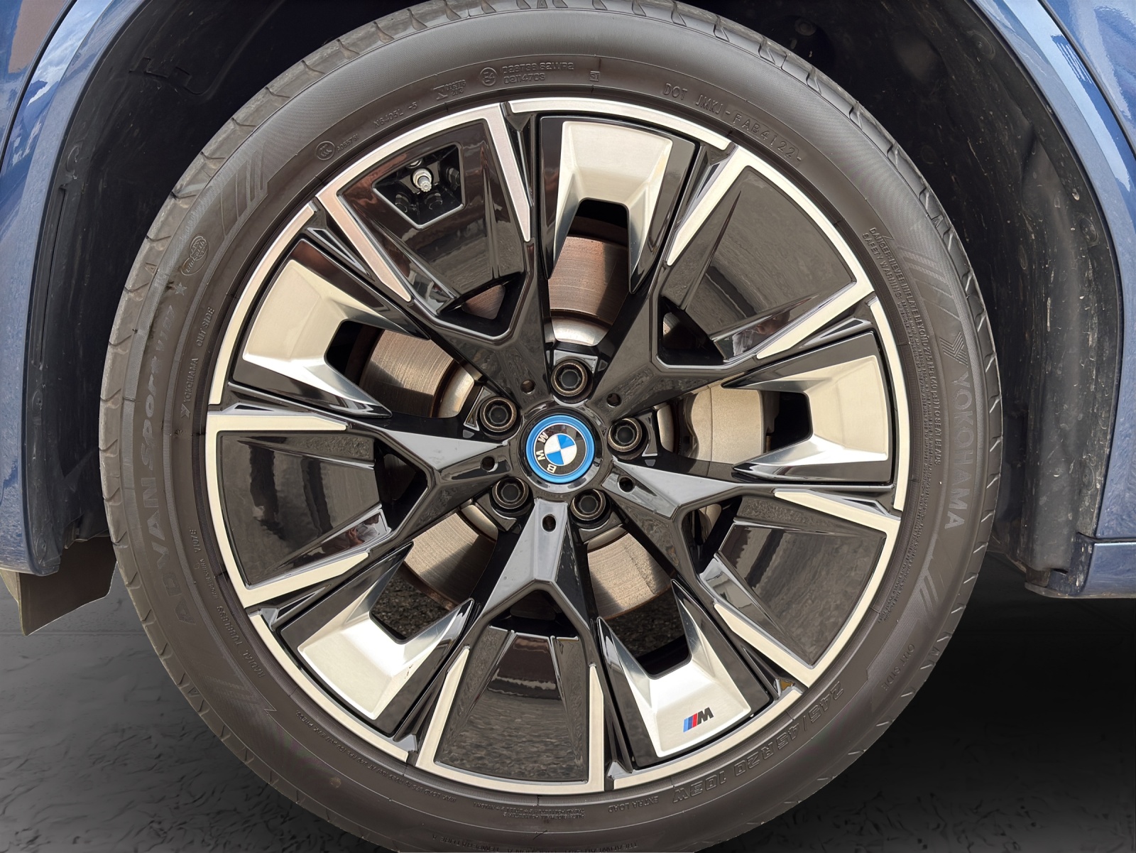 BMW iX3 IMPRESSIVE-image-9