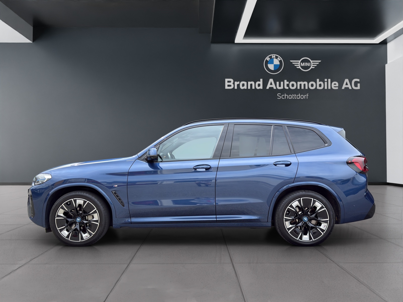 BMW iX3 IMPRESSIVE-image-2