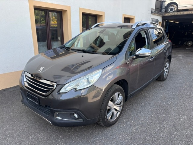PEUGEOT 2008 1.2 VTI Allure-image-0