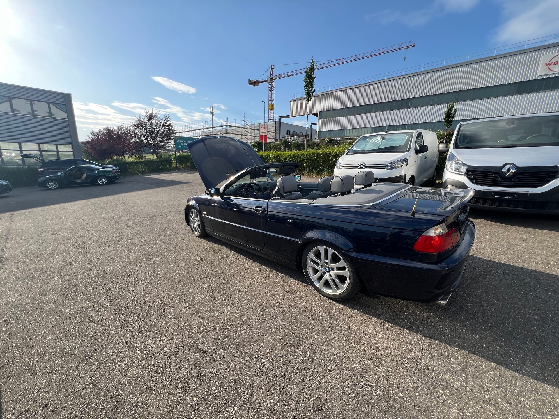 BMW 330Ci Cabriolet-image-10
