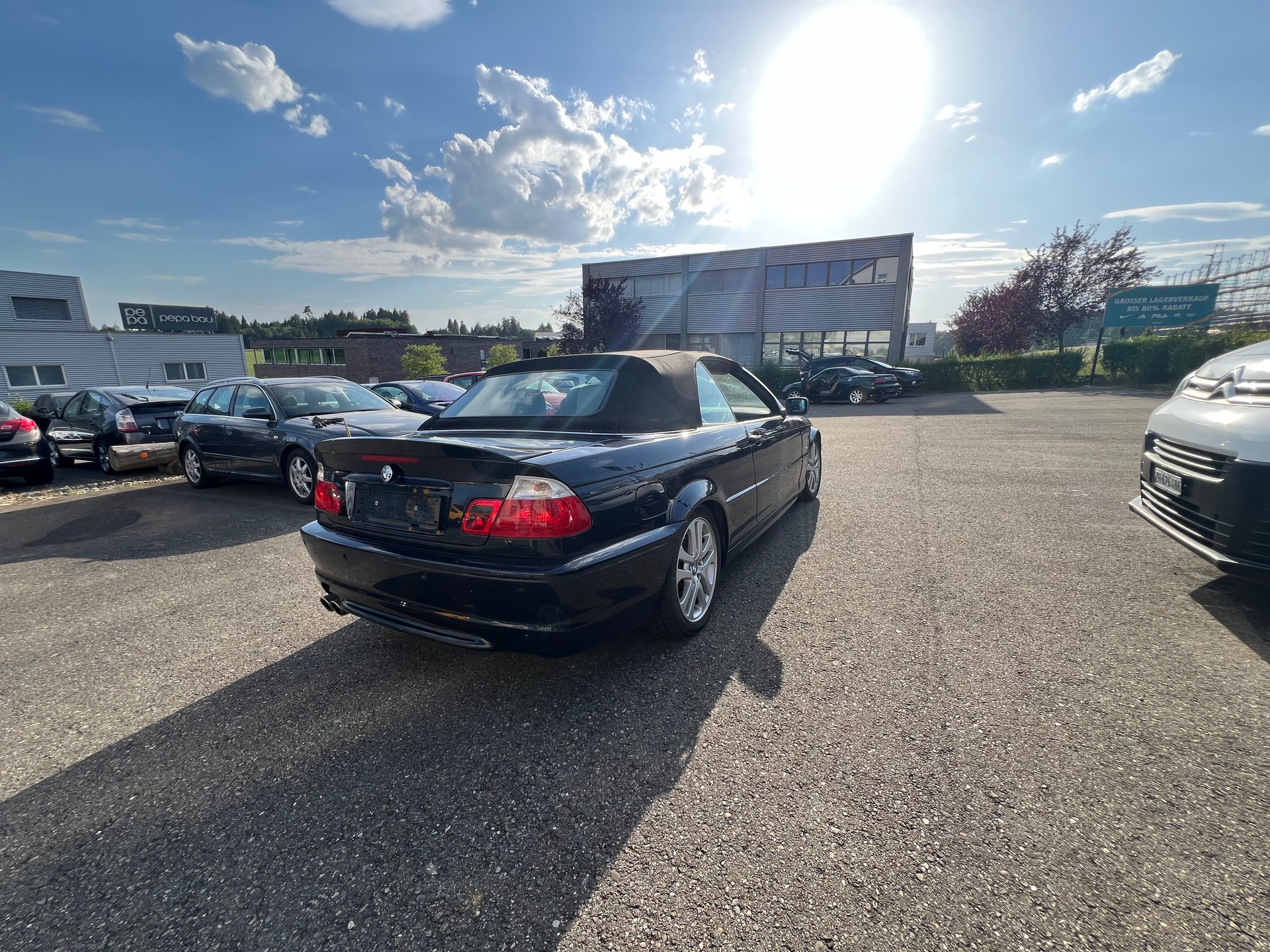 BMW 330Ci Cabriolet-image-2
