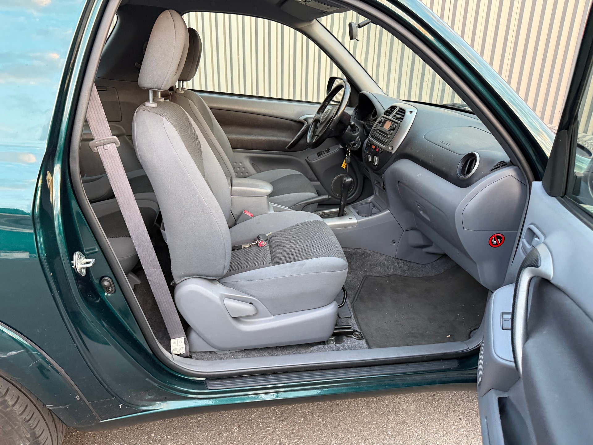 TOYOTA RAV-4 2.0 16V Linea Sol PROBLÈME BOITE VITESSE-image-17