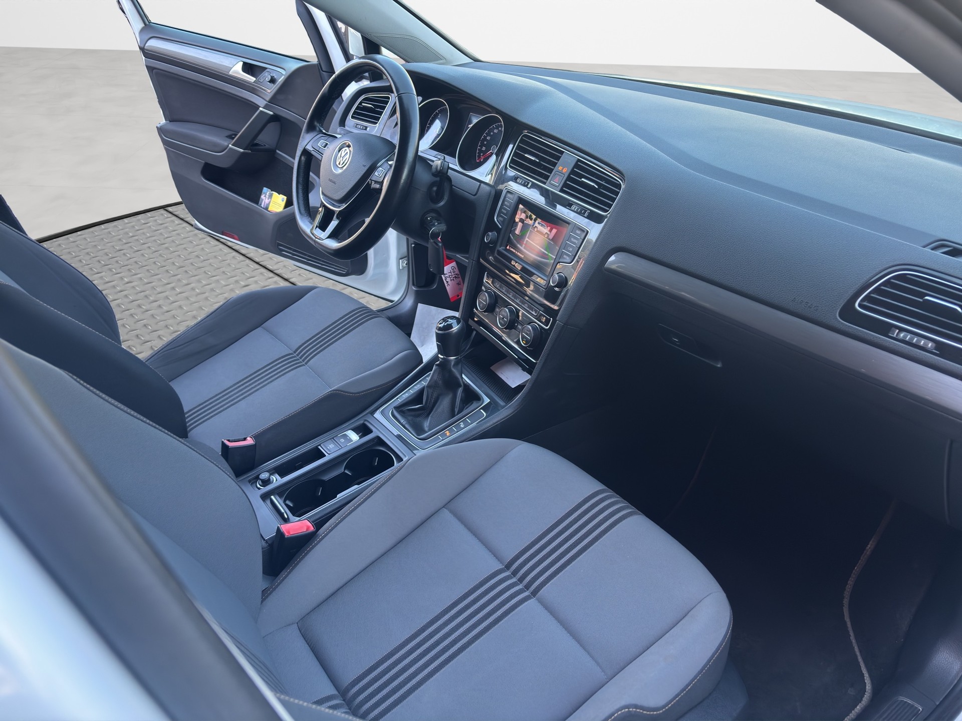 VW Golf 2.0 TDI Allstar 4Motion-image-13