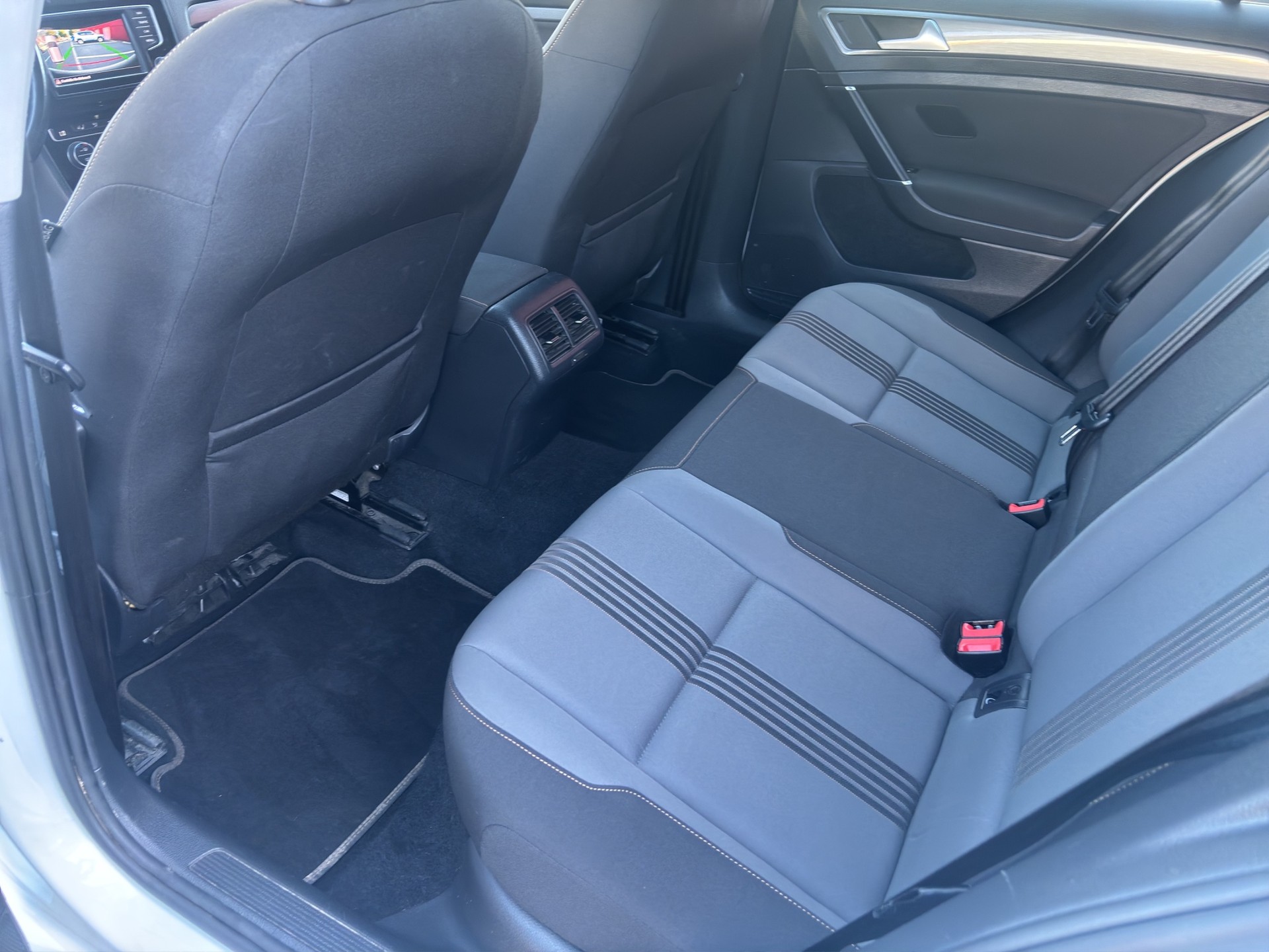 VW Golf 2.0 TDI Allstar 4Motion-image-10