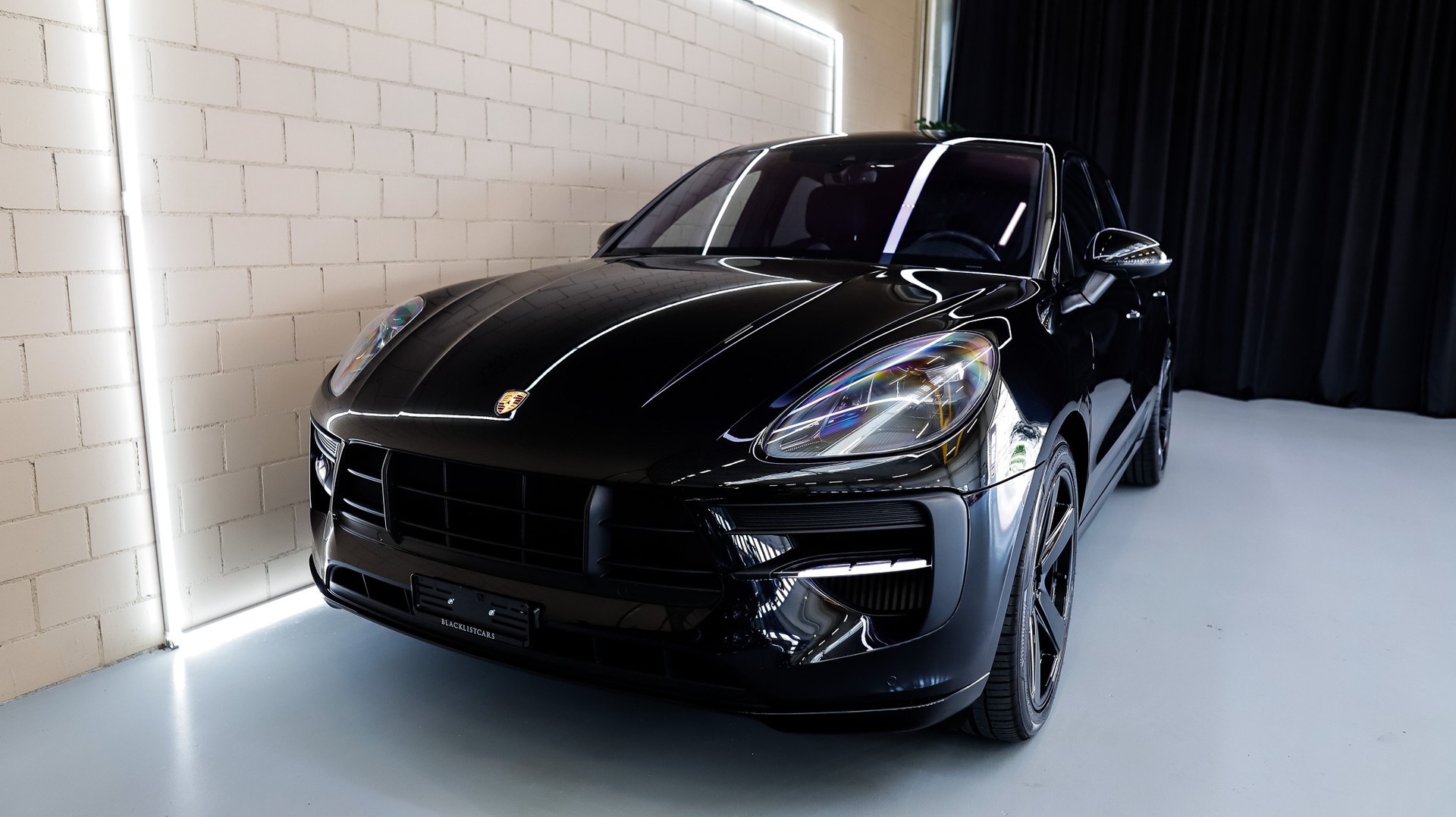 PORSCHE Macan GTS PDK-image-1