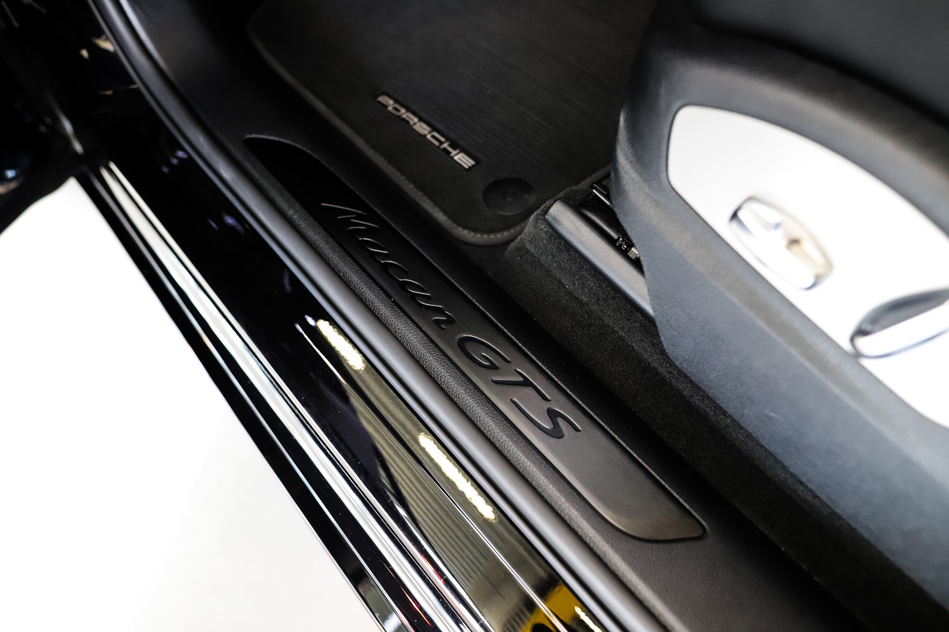 PORSCHE Macan GTS PDK-image-10