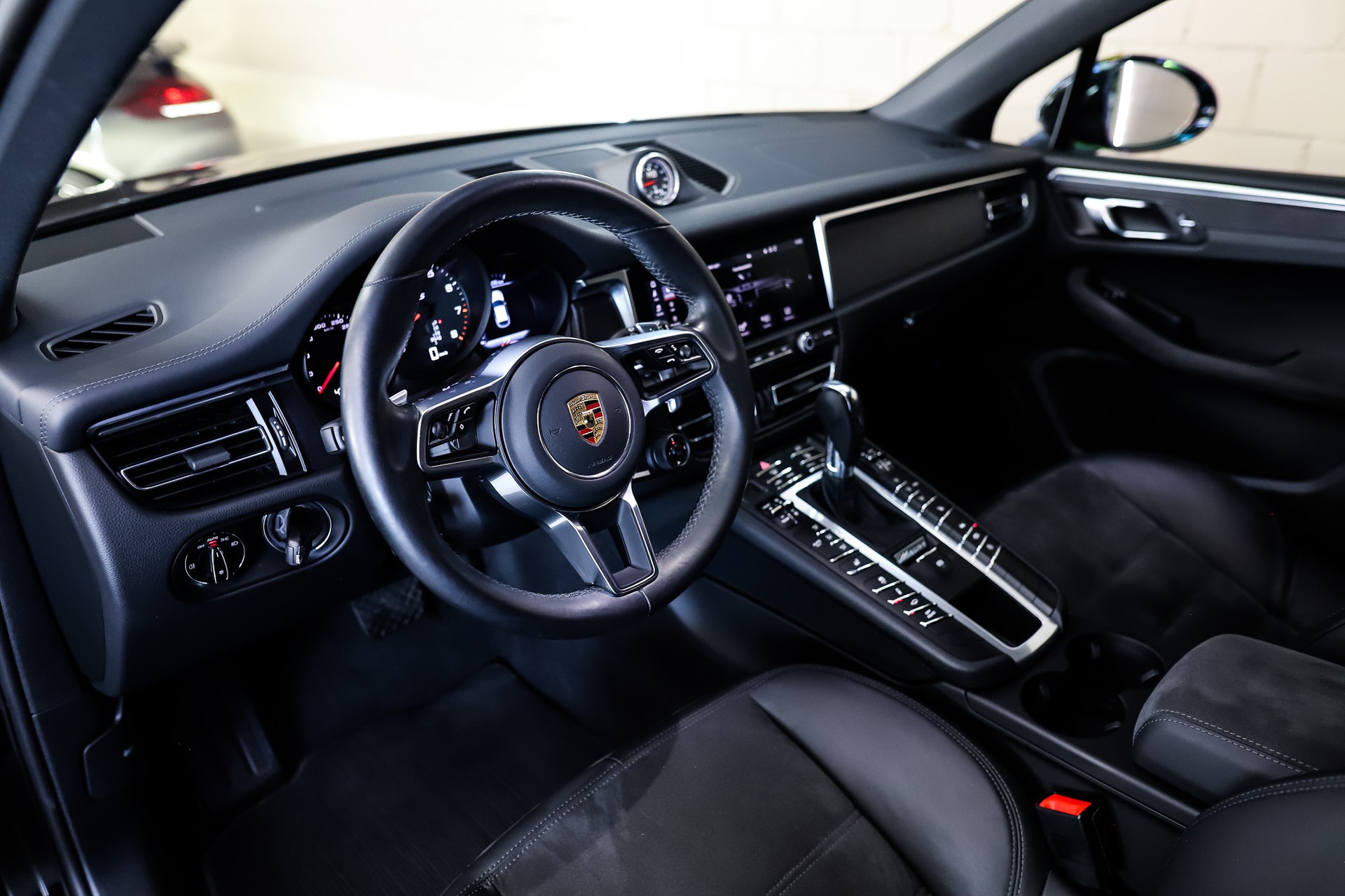 PORSCHE Macan GTS PDK-image-12