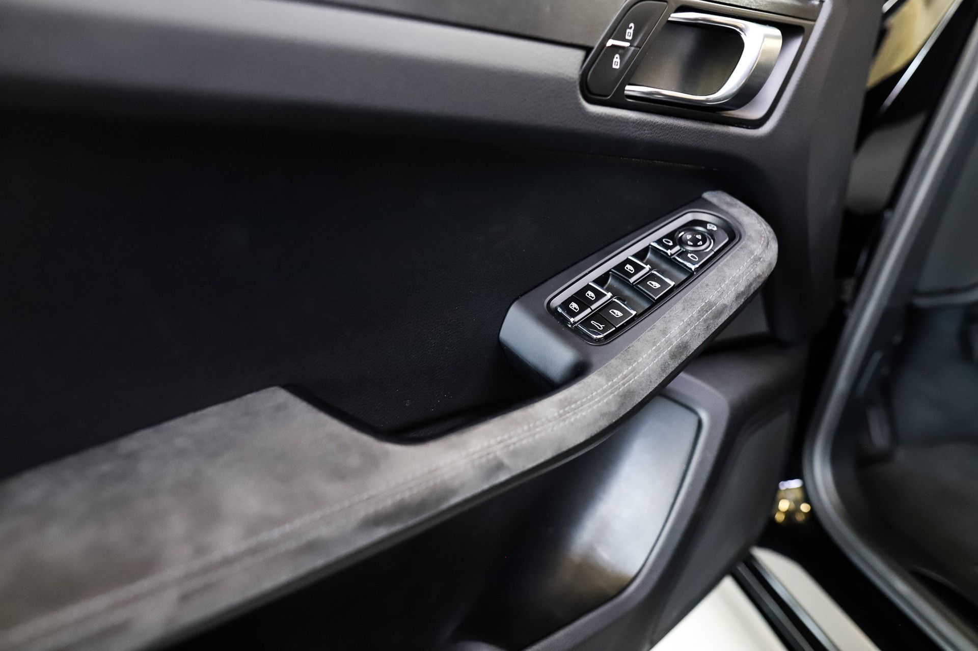 PORSCHE Macan GTS PDK-image-9