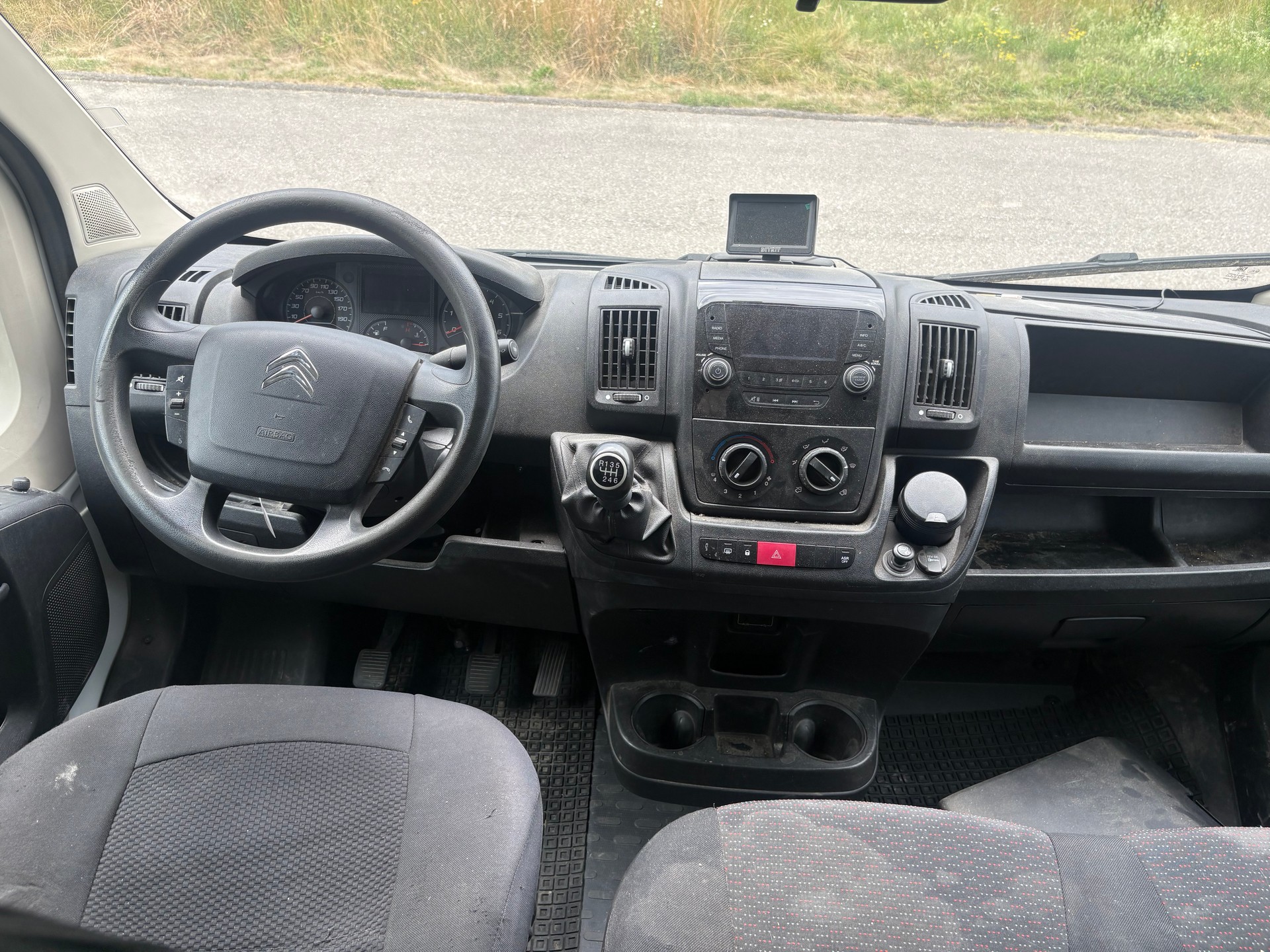 CITROEN Jumper 33 2.0 BlueHDi 110 Attraction L1H2-image-10
