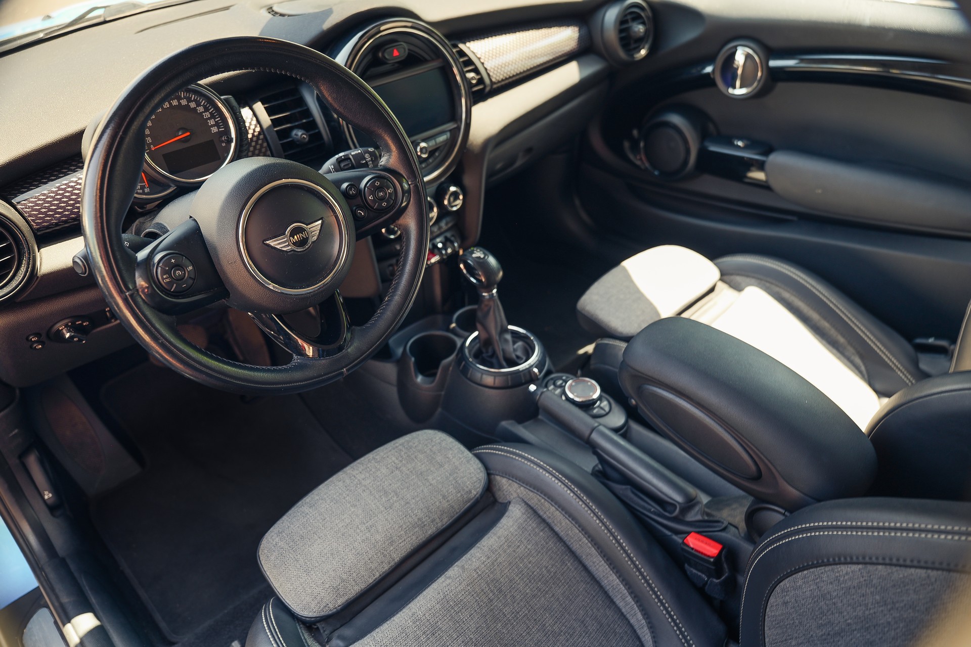 MINI Cooper SD Steptronic-image-10