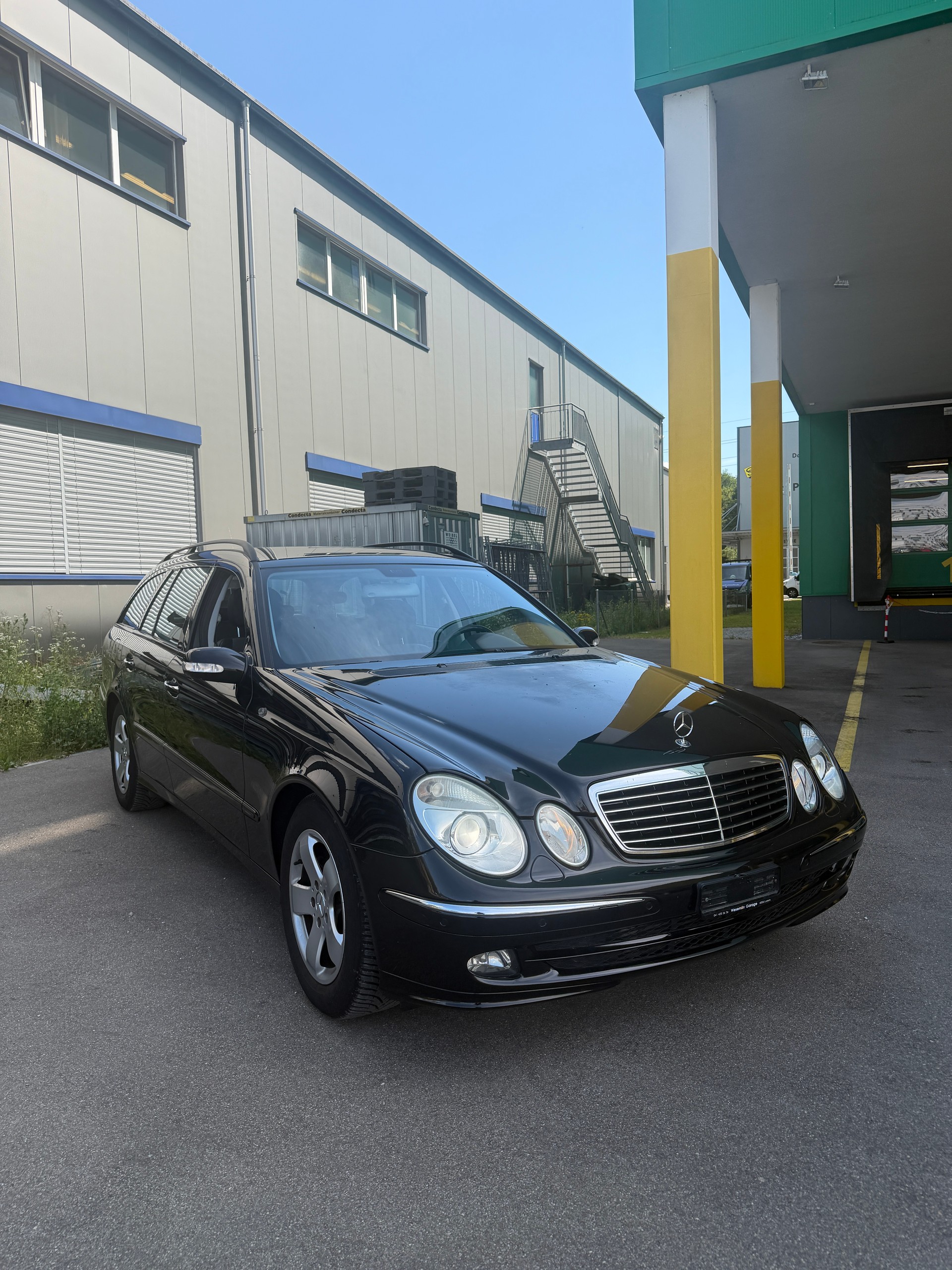 MERCEDES-BENZ E 200 Kompressor Avantgarde-image-0