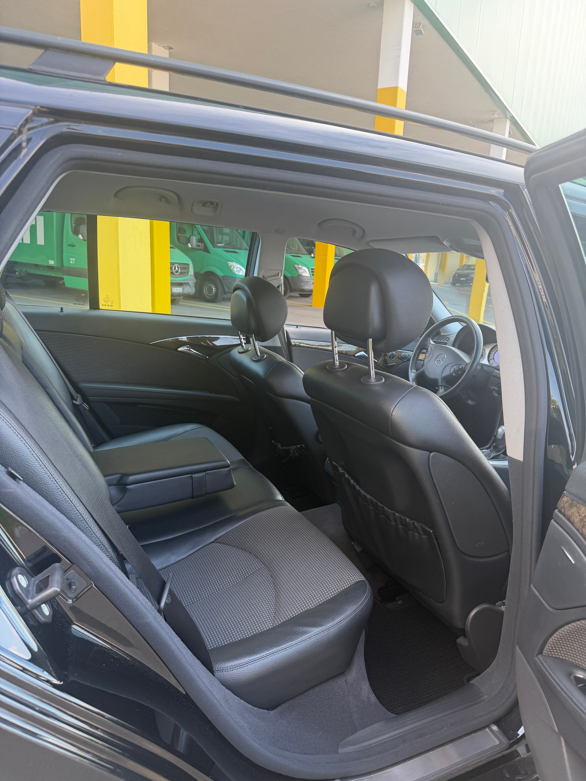 MERCEDES-BENZ E 200 Kompressor Avantgarde-image-14