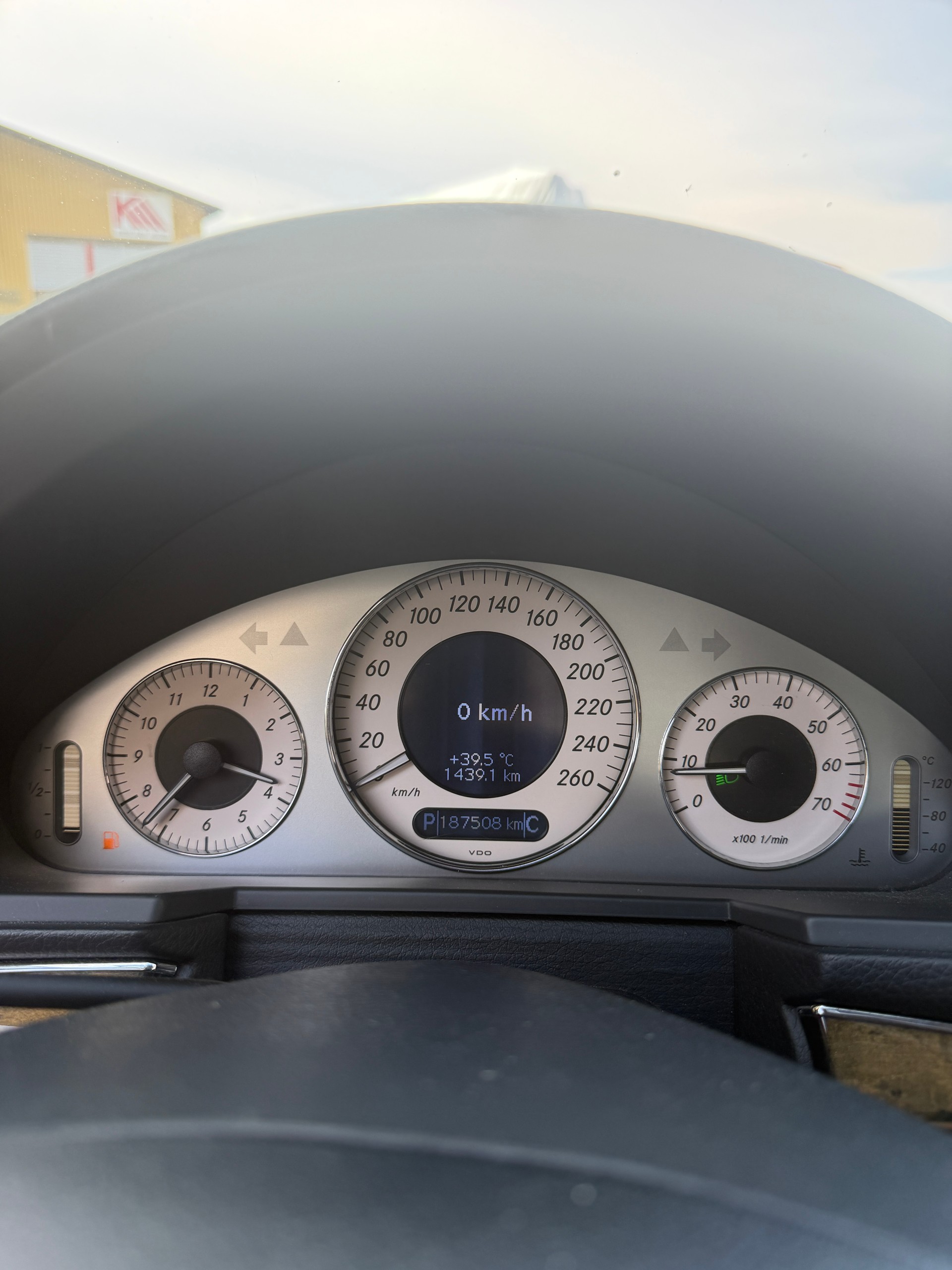 MERCEDES-BENZ E 200 Kompressor Avantgarde-image-13