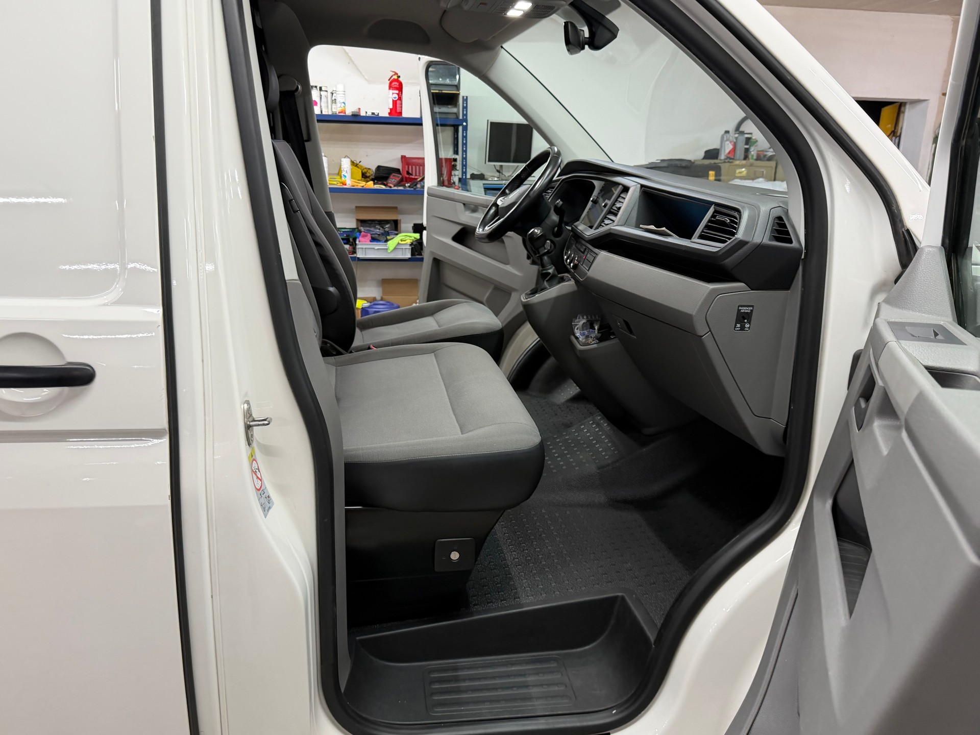 VW T6.1 2.0 TDI 4Motion-image-8
