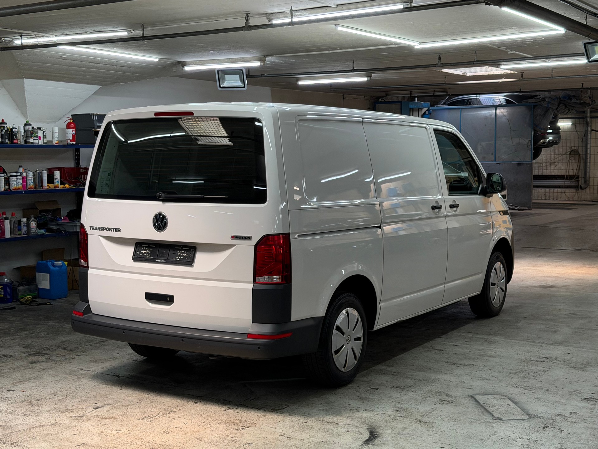 VW T6.1 2.0 TDI 4Motion-image-1