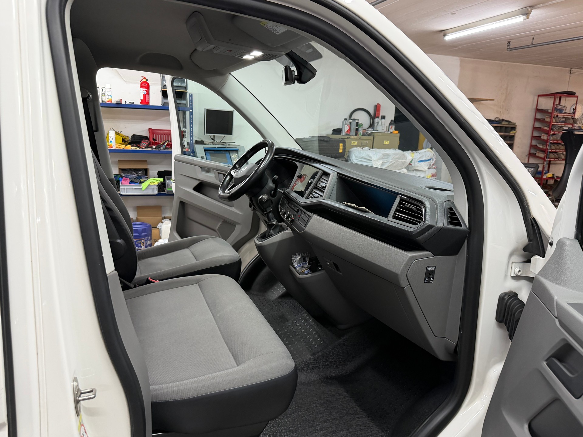 VW T6.1 2.0 TDI 4Motion-image-6